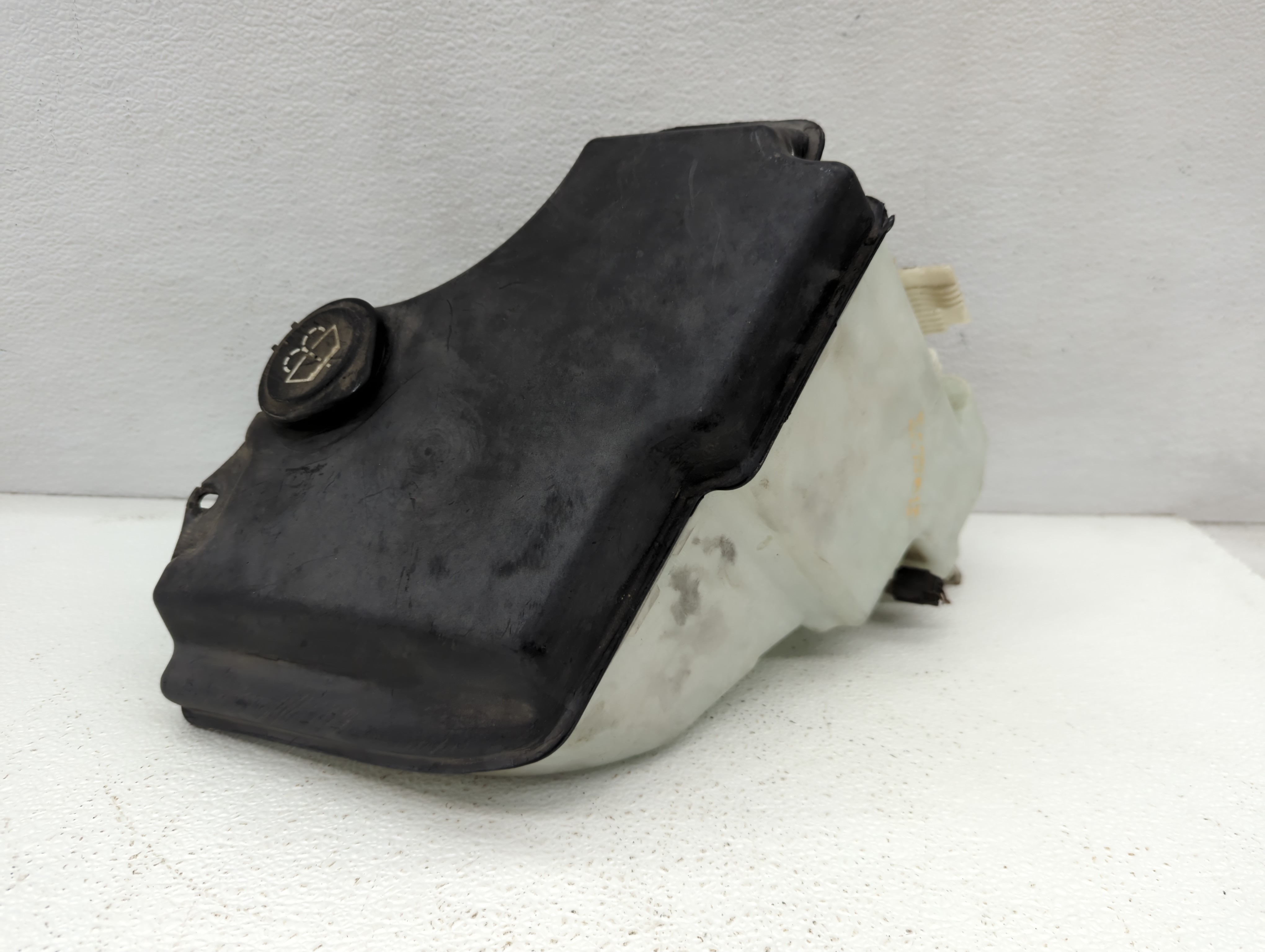 2001-2006 Bmw 330i Windshield Washer Fluid Reservoir Bottle Oem 1103301 - Oemusedautoparts1.com