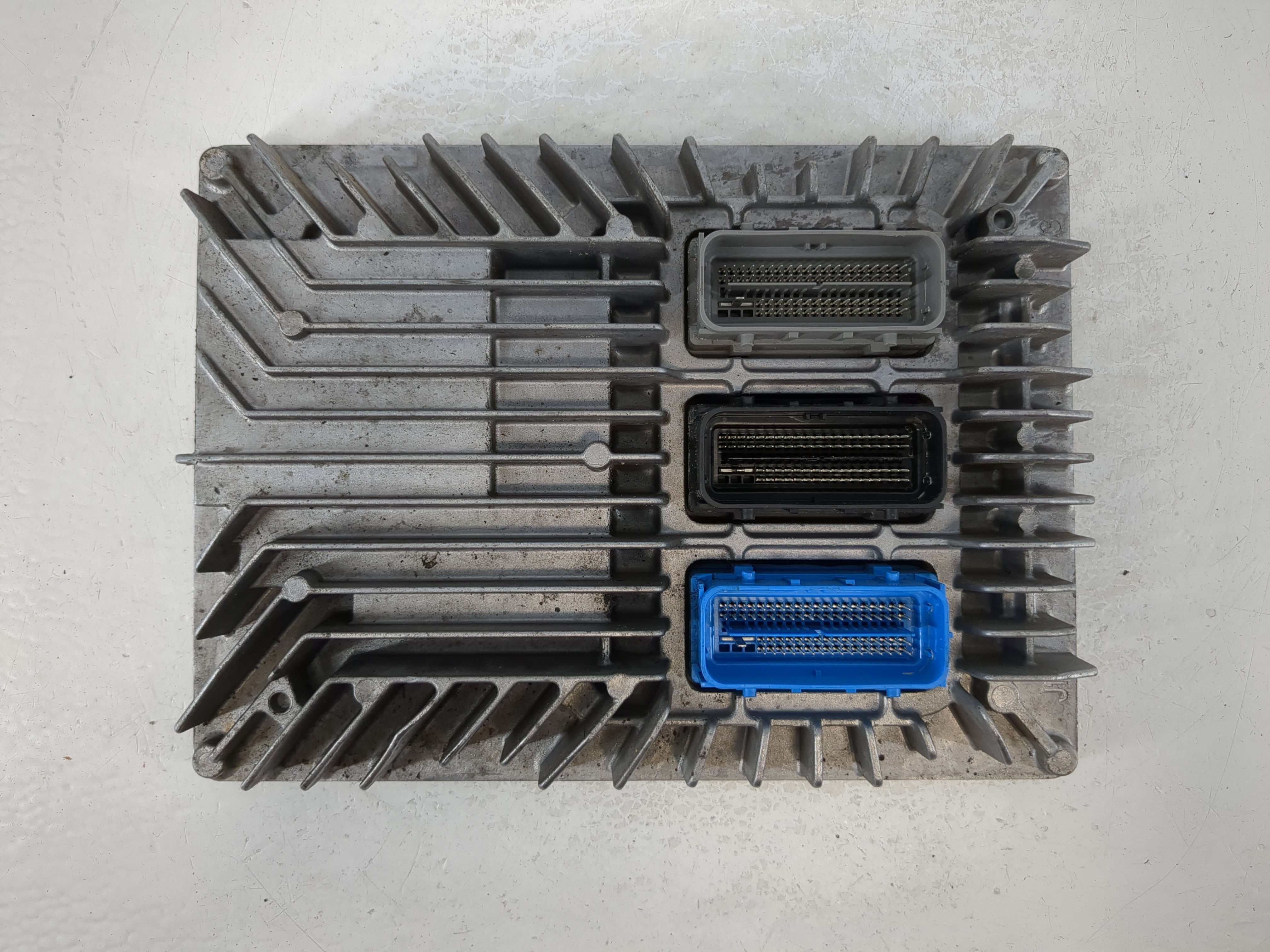 Picture of 2013-2015 Chevrolet Camaro Engine Control Computer Ecu Pcm Ecm Pcu Oem 1103314