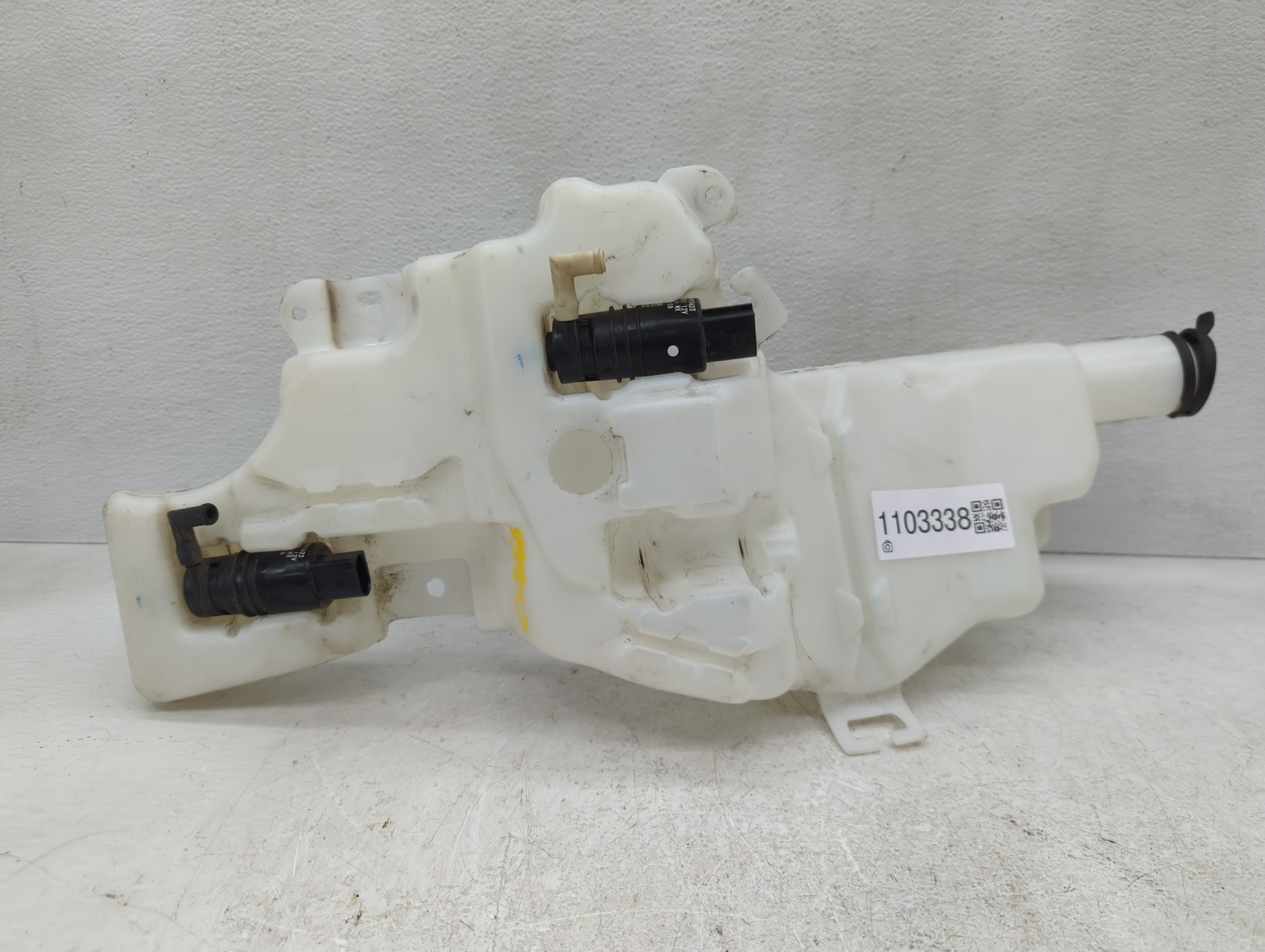 Picture of 2018 Chevrolet Traverse Windshield Washer Fluid Reservoir Bottle Oem 1103338