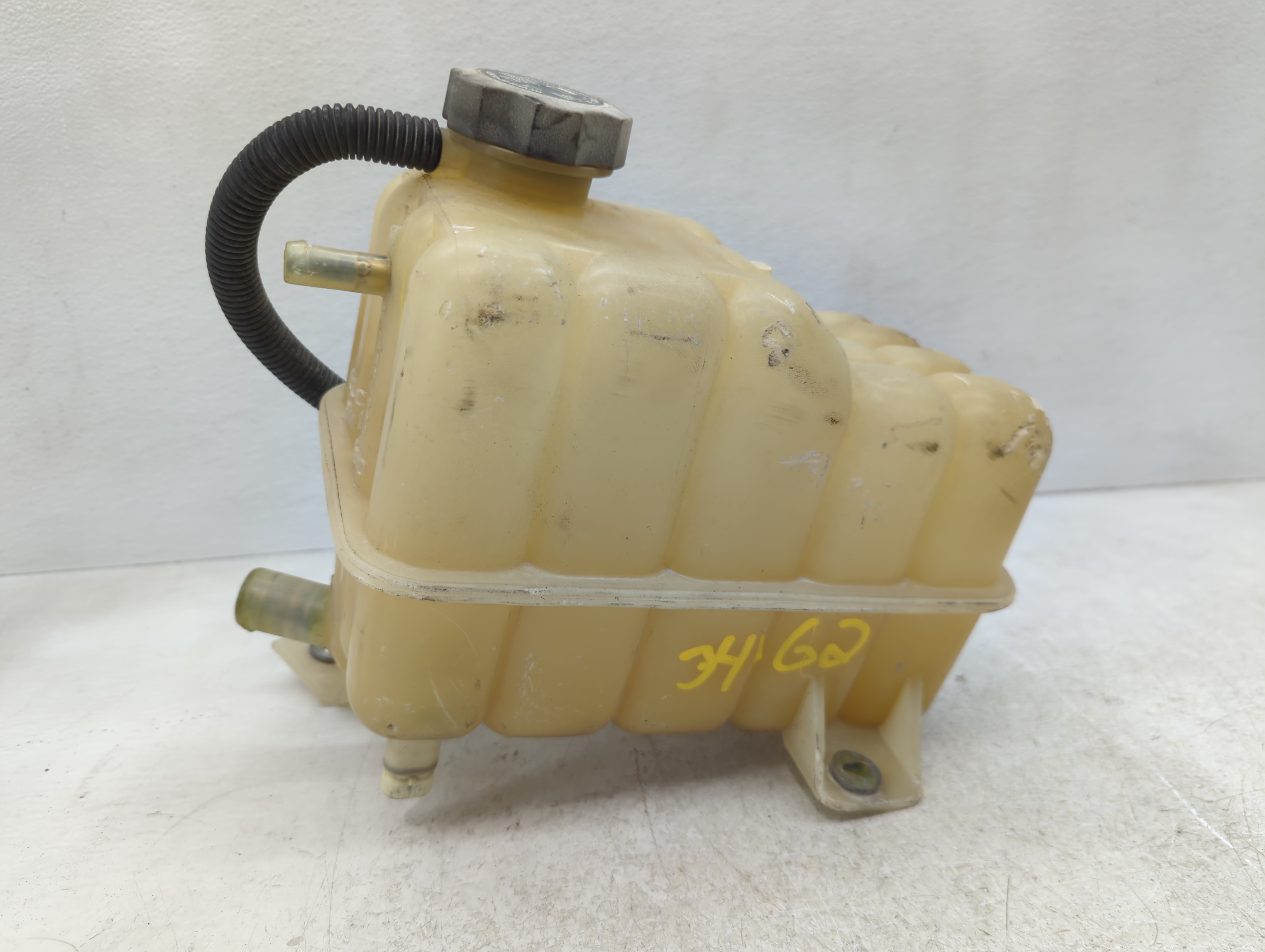1999 Gmc Sierra 1500 Radiator Coolant Overflow Expansion Tank Bottle 1103347 - Oemusedautoparts1.com