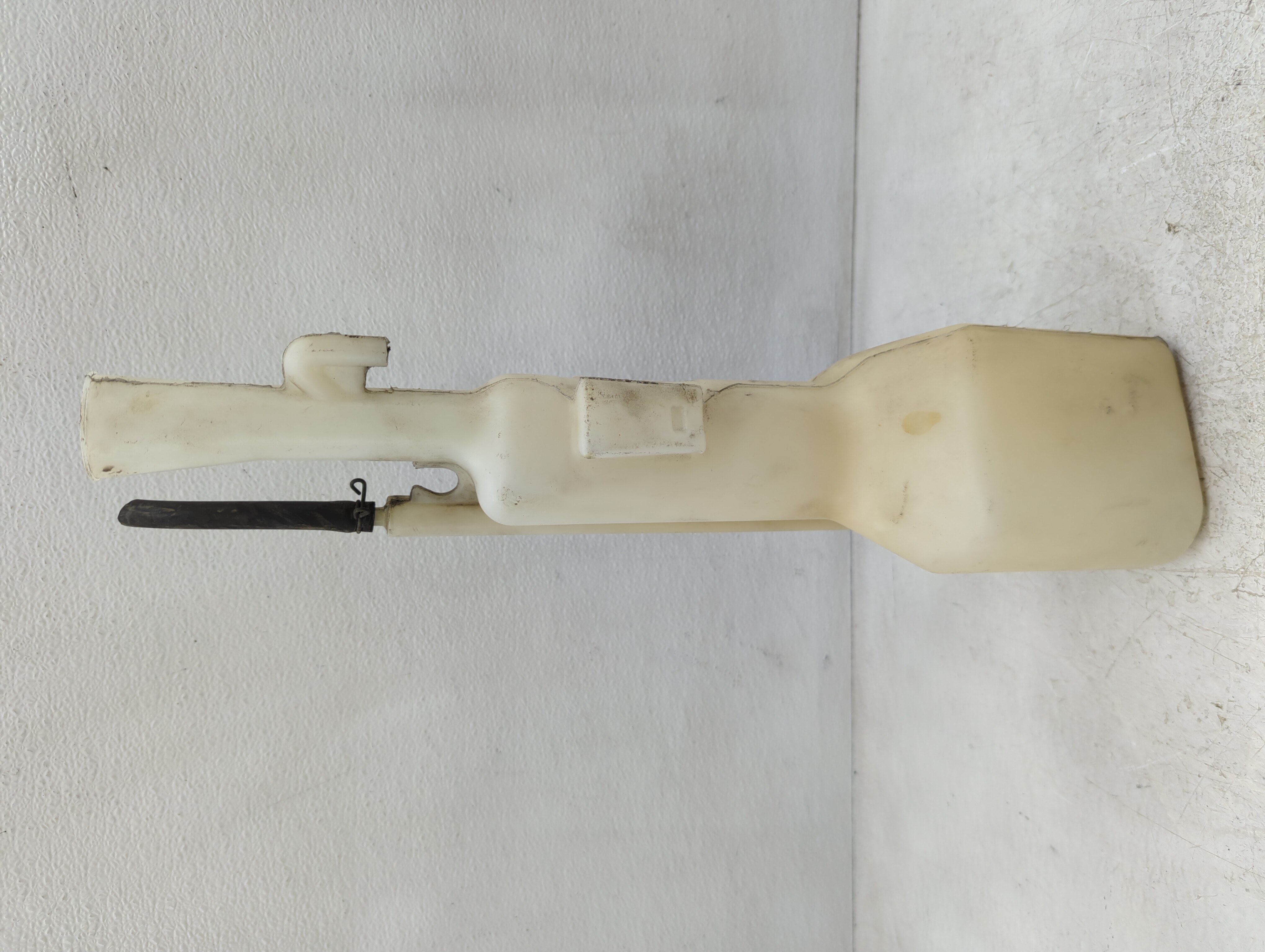 Picture of 2000 Mitsubishi Galant Radiator Coolant Overflow Expansion Tank Bottle 1103349