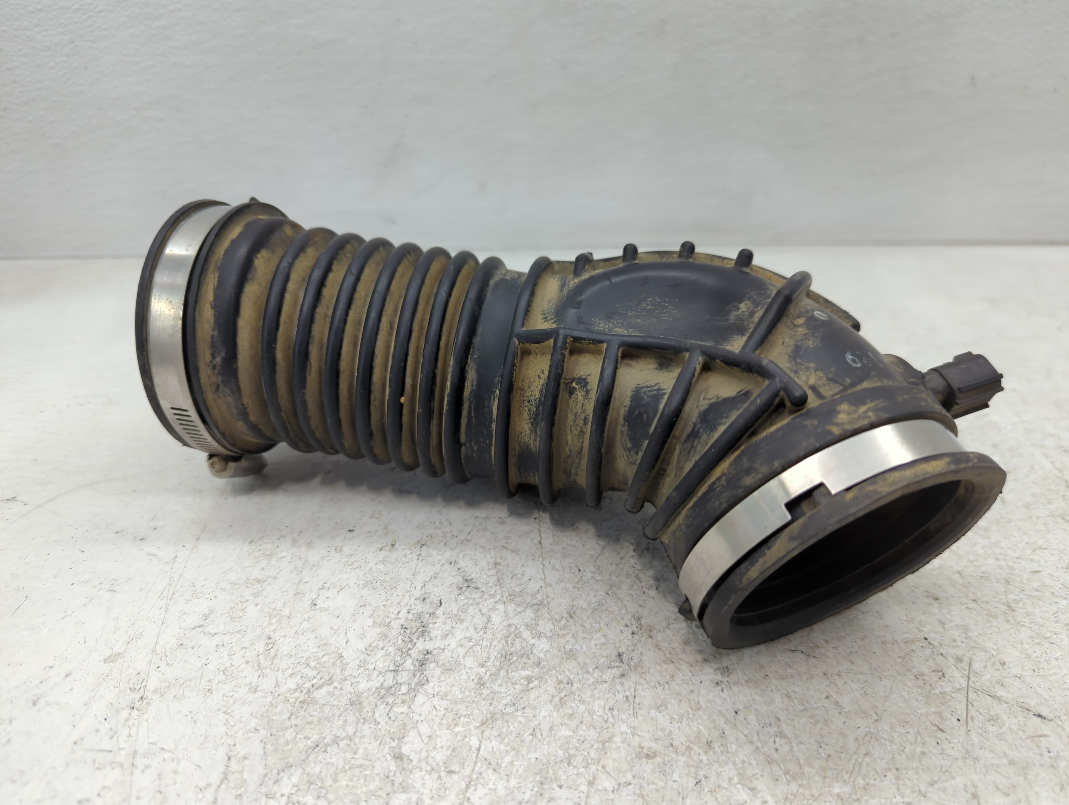 Picture of 2010 Jeep Wrangler Air Cleaner Intake Duct Hose Tube 1103369