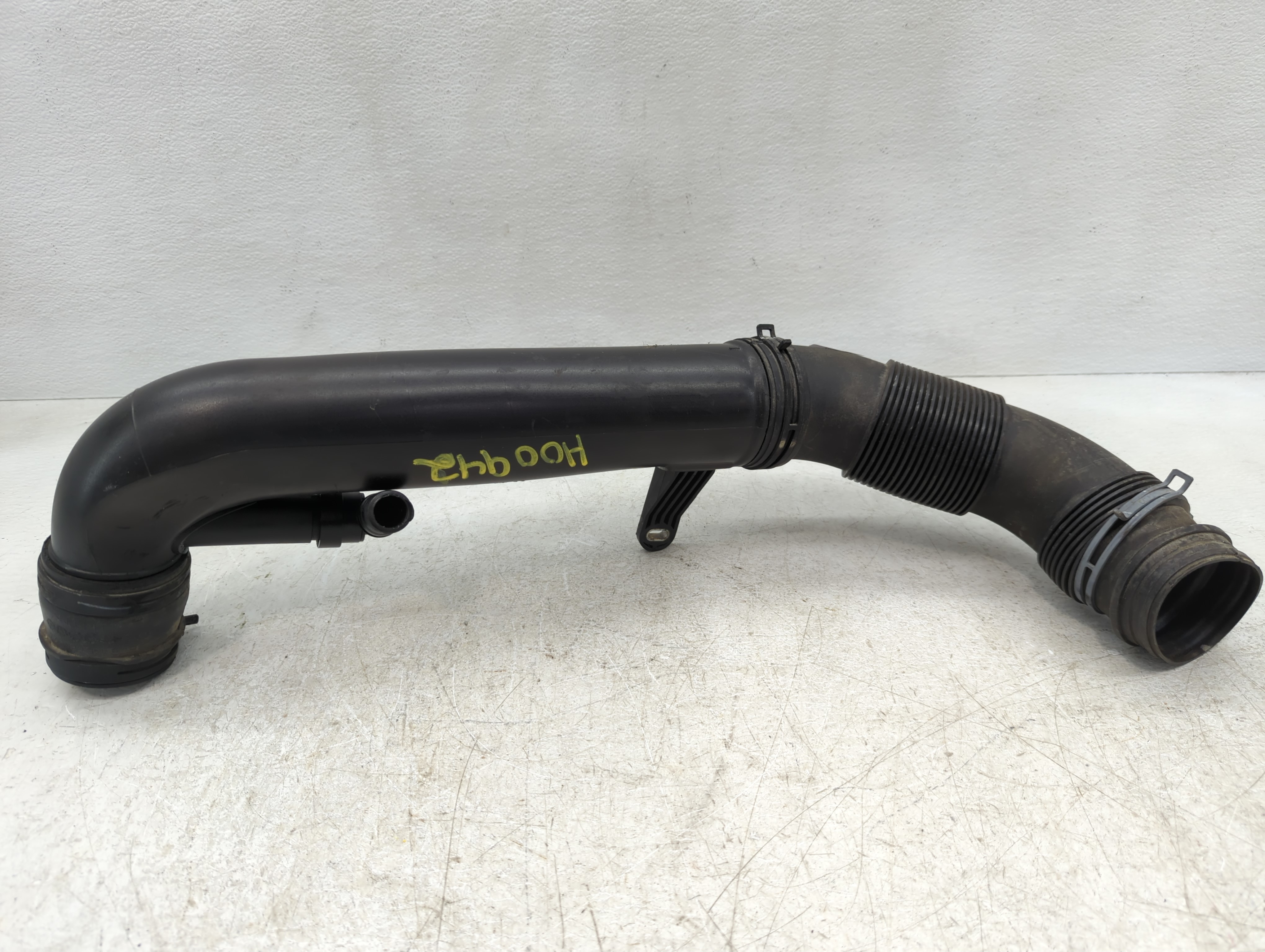 Picture of 2017 Volkswagen Passat Air Cleaner Intake Duct Hose Tube 1103370