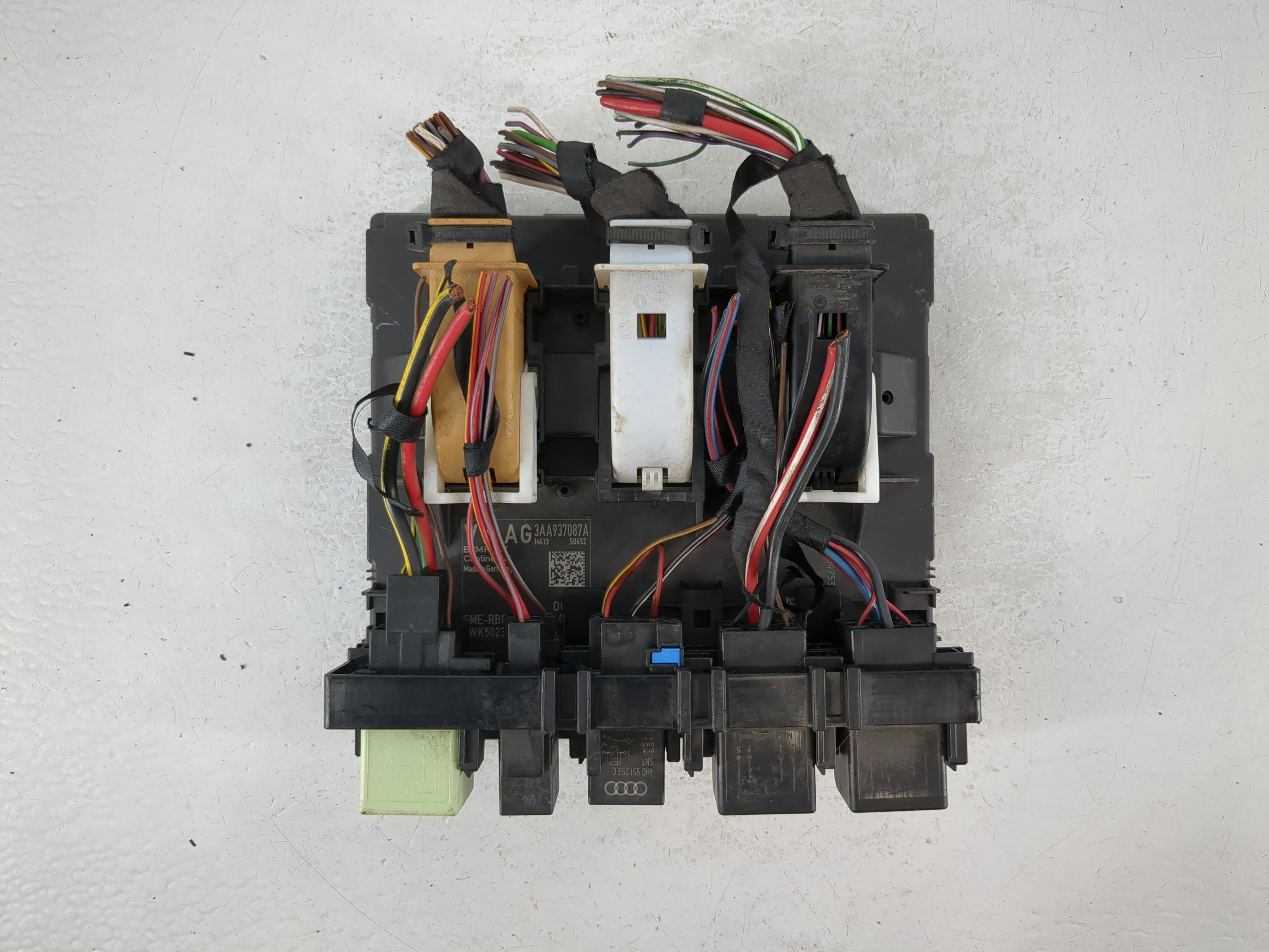 Picture of 2011-2012 Volkswagen Cc Chassis Control Module Ccm Bcm Body Control 1103401