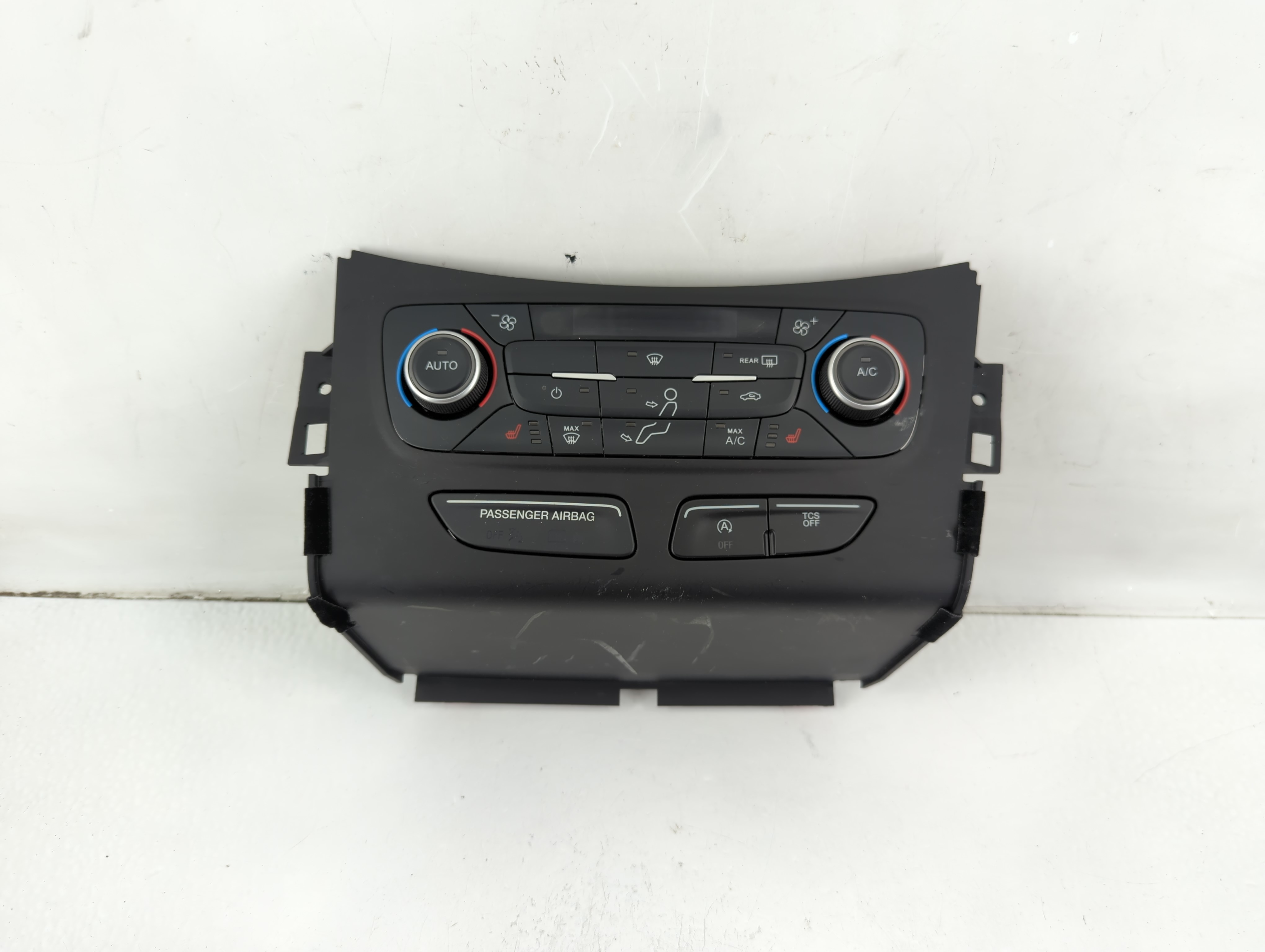 Picture of 2018-2019 Ford Escape Ac Heater Climate Control Gj5t-18c612-cj 1103421