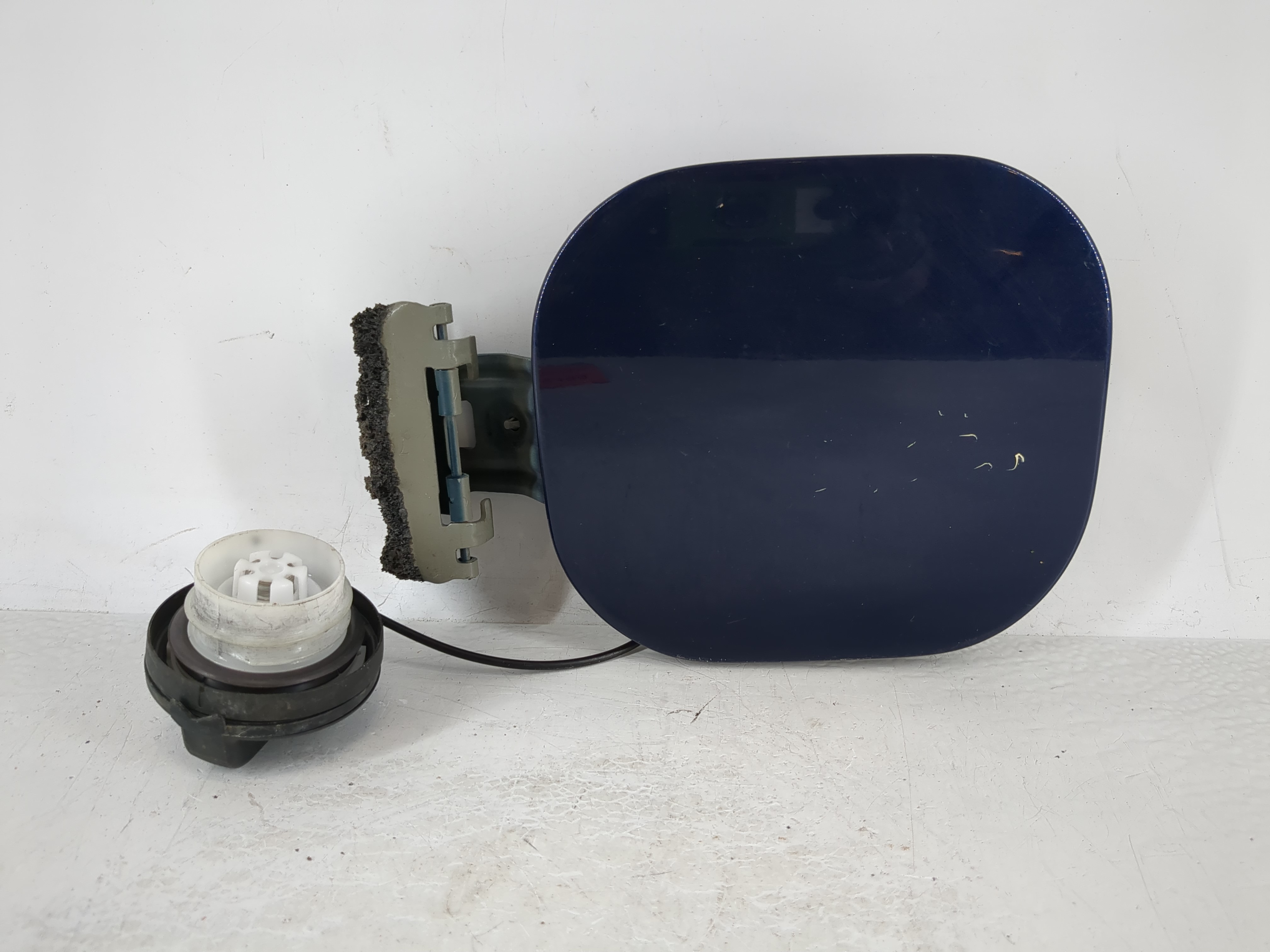 Picture of 2019 Nissan Sentra Fuel Tank Door Lid Gas Tank 1103499