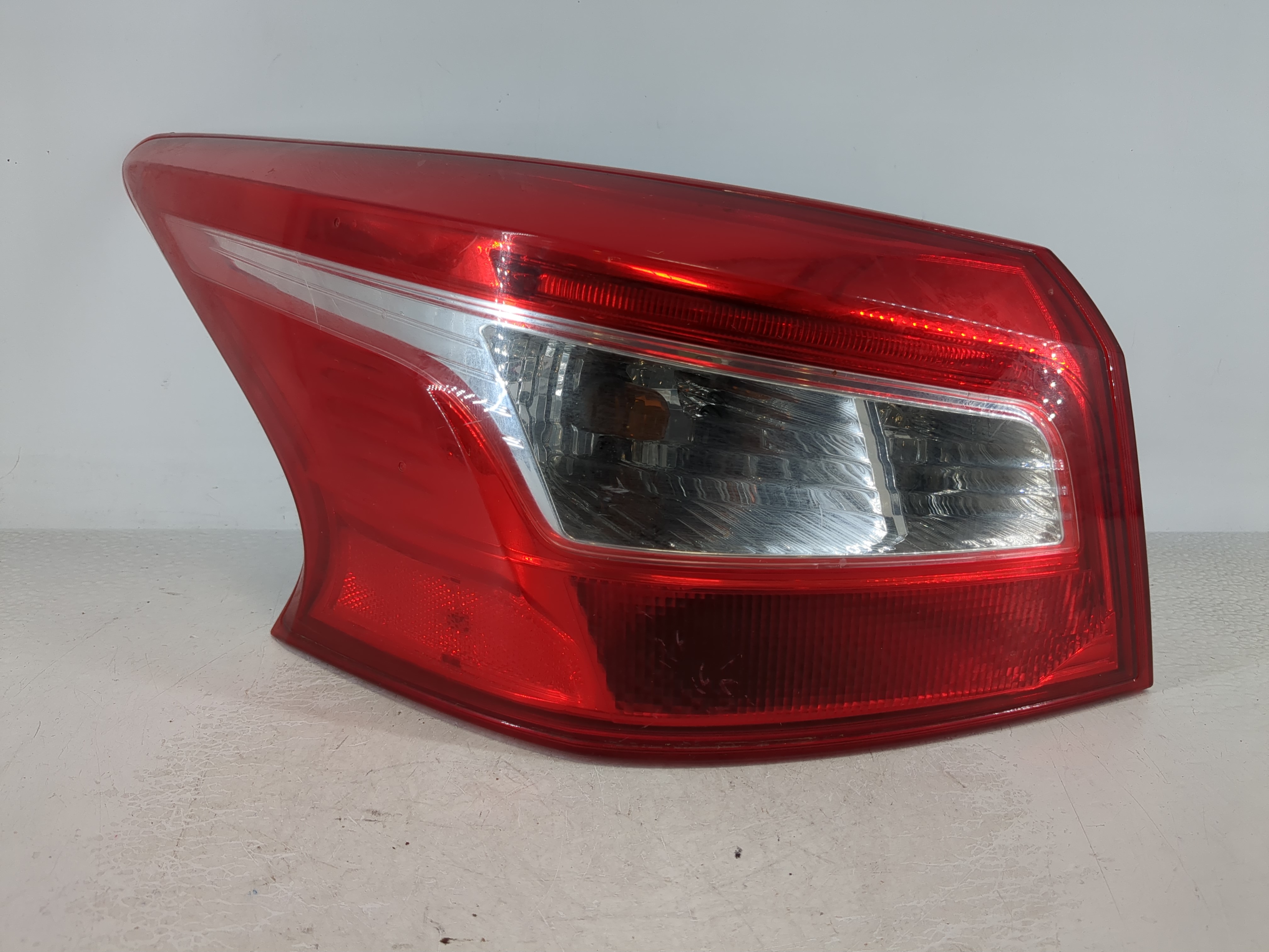 Picture of 2016-2019 Nissan Sentra Driver Left Side Tail Light Taillight Oem 1103501