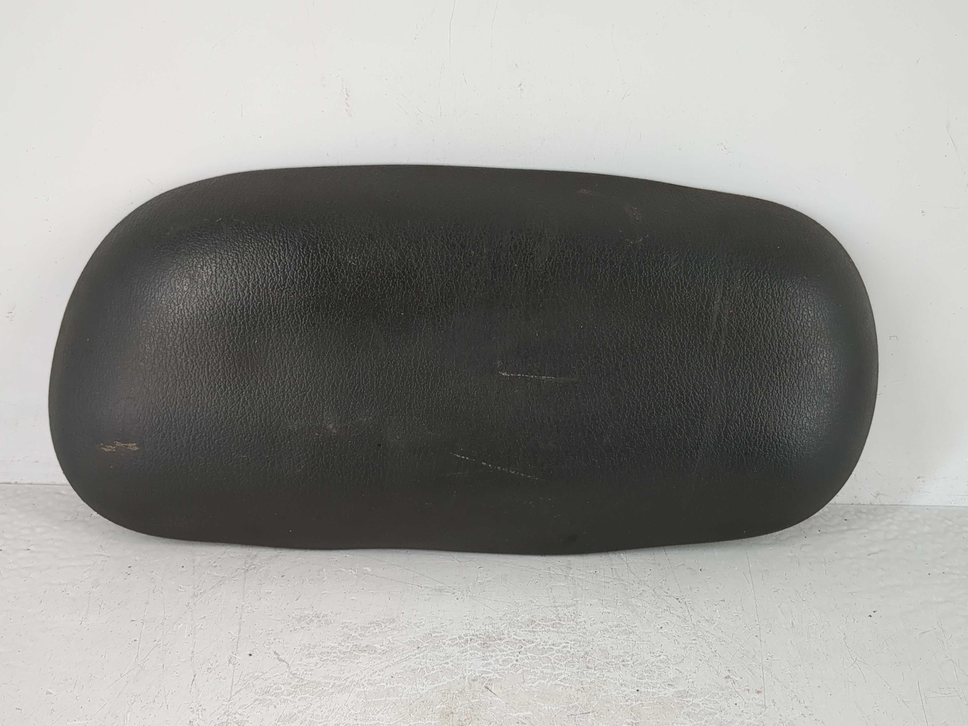 Picture of 2003-2004 Ford Mustang Center Console Armrest Cover Lid 1103502