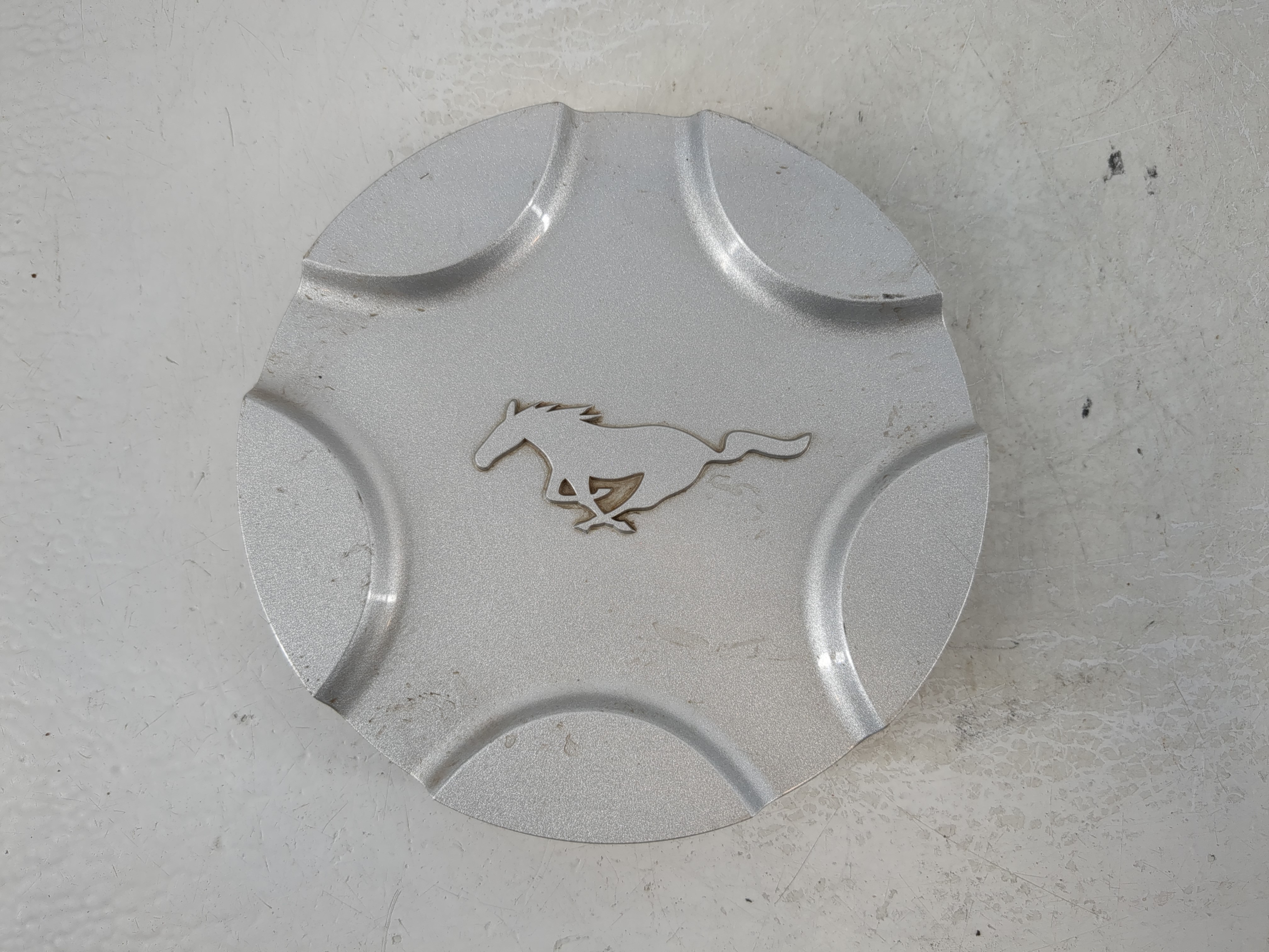 Picture of 2004 Ford Mustang Hubcap Wheel Cover 1103504