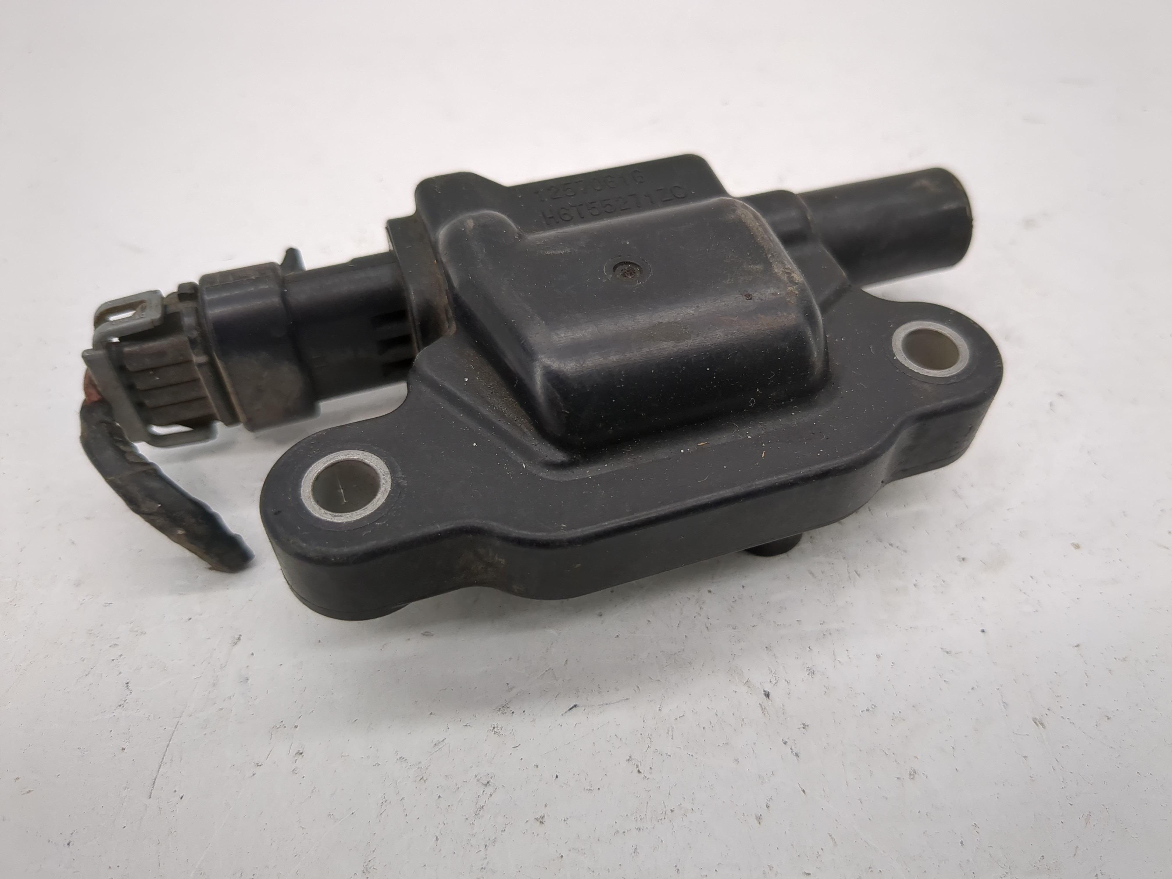 2007-2014 Cadillac Escalade Ignition Coil Igniter Pack 1103513 - Oemusedautoparts1.com