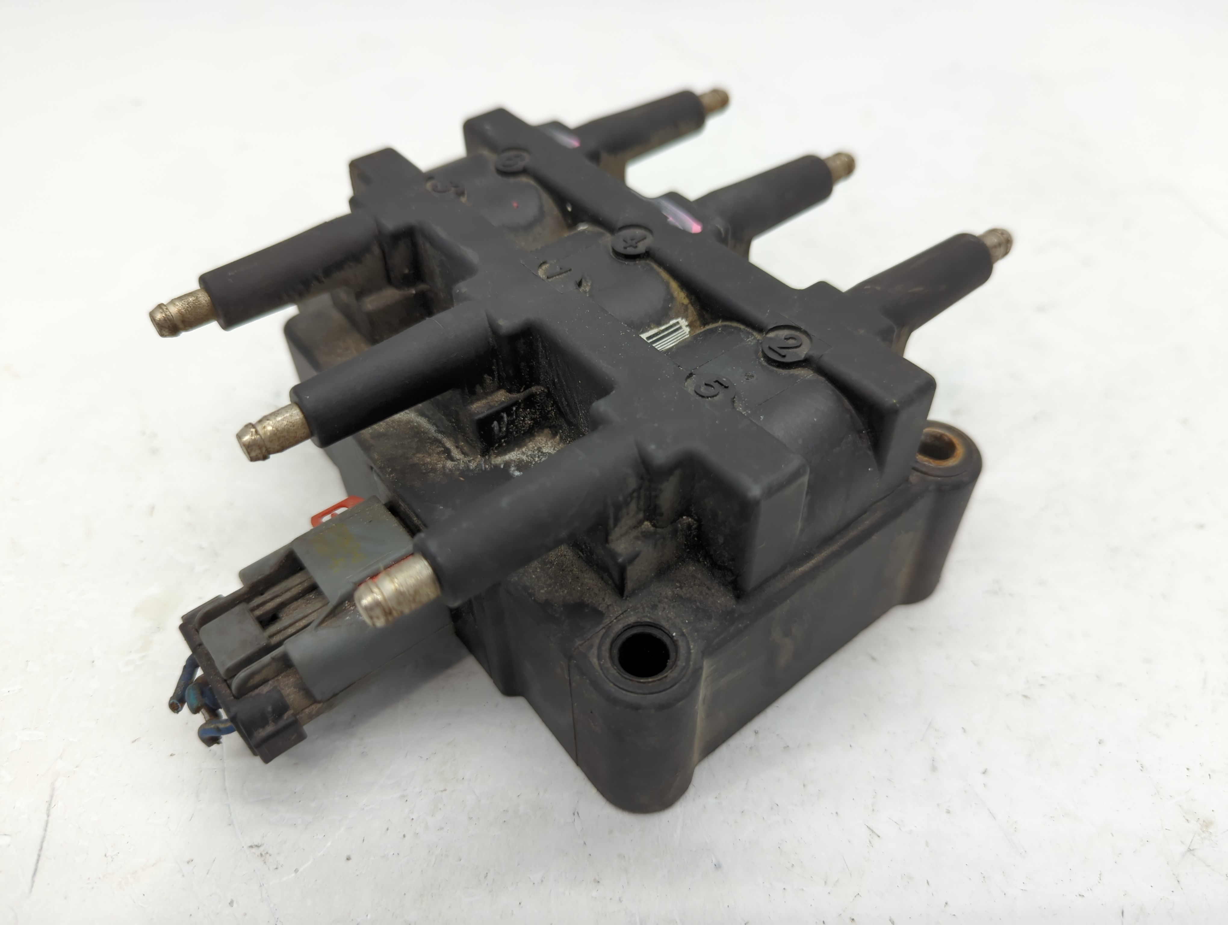 Picture of 2001-2007 Dodge Caravan Ignition Coil Igniter Pack 1103651