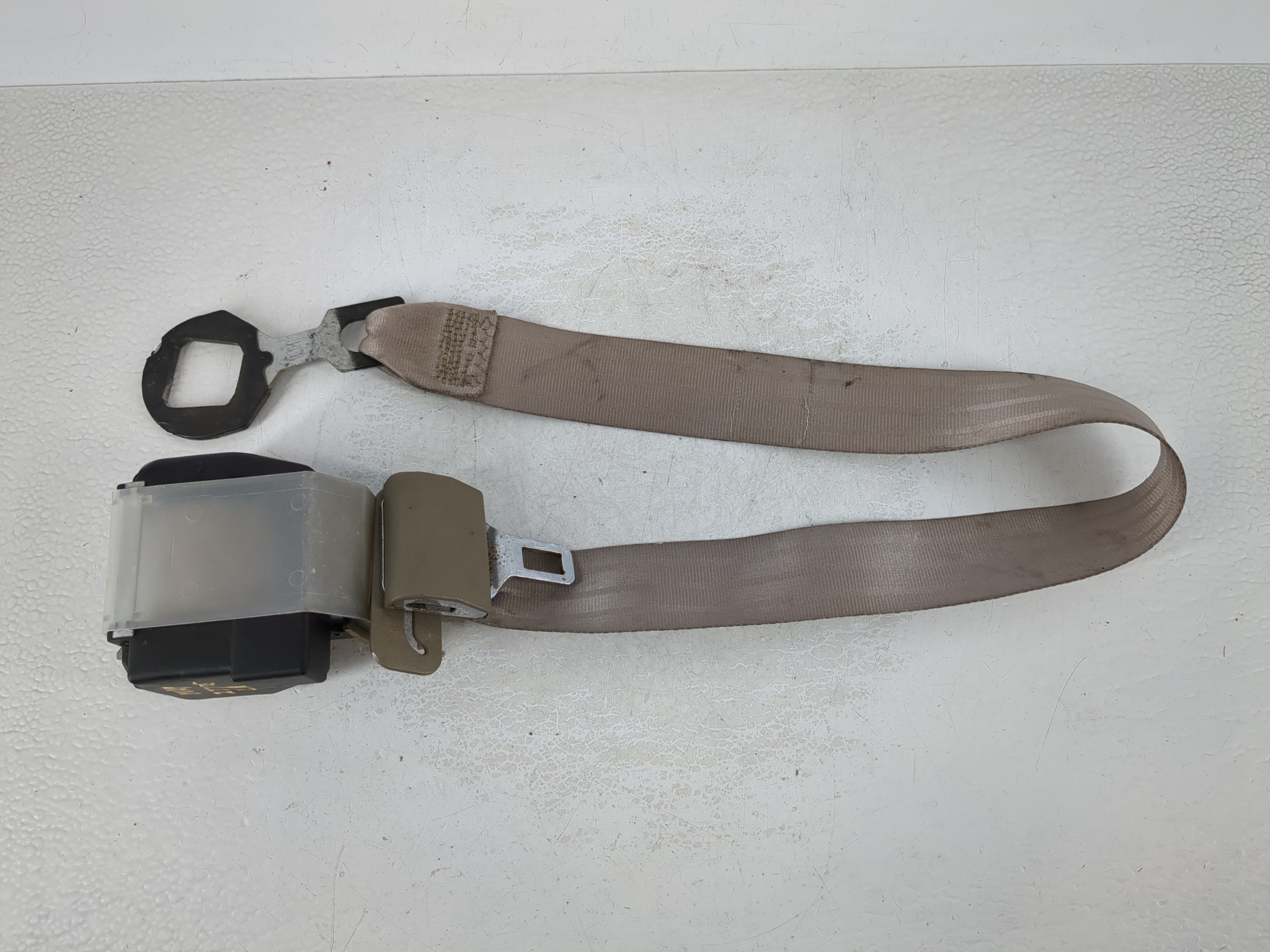 1997 Gmc G1500 Left Driver Seat Belt Rear Retractor 1104025 - Oemusedautoparts1.com