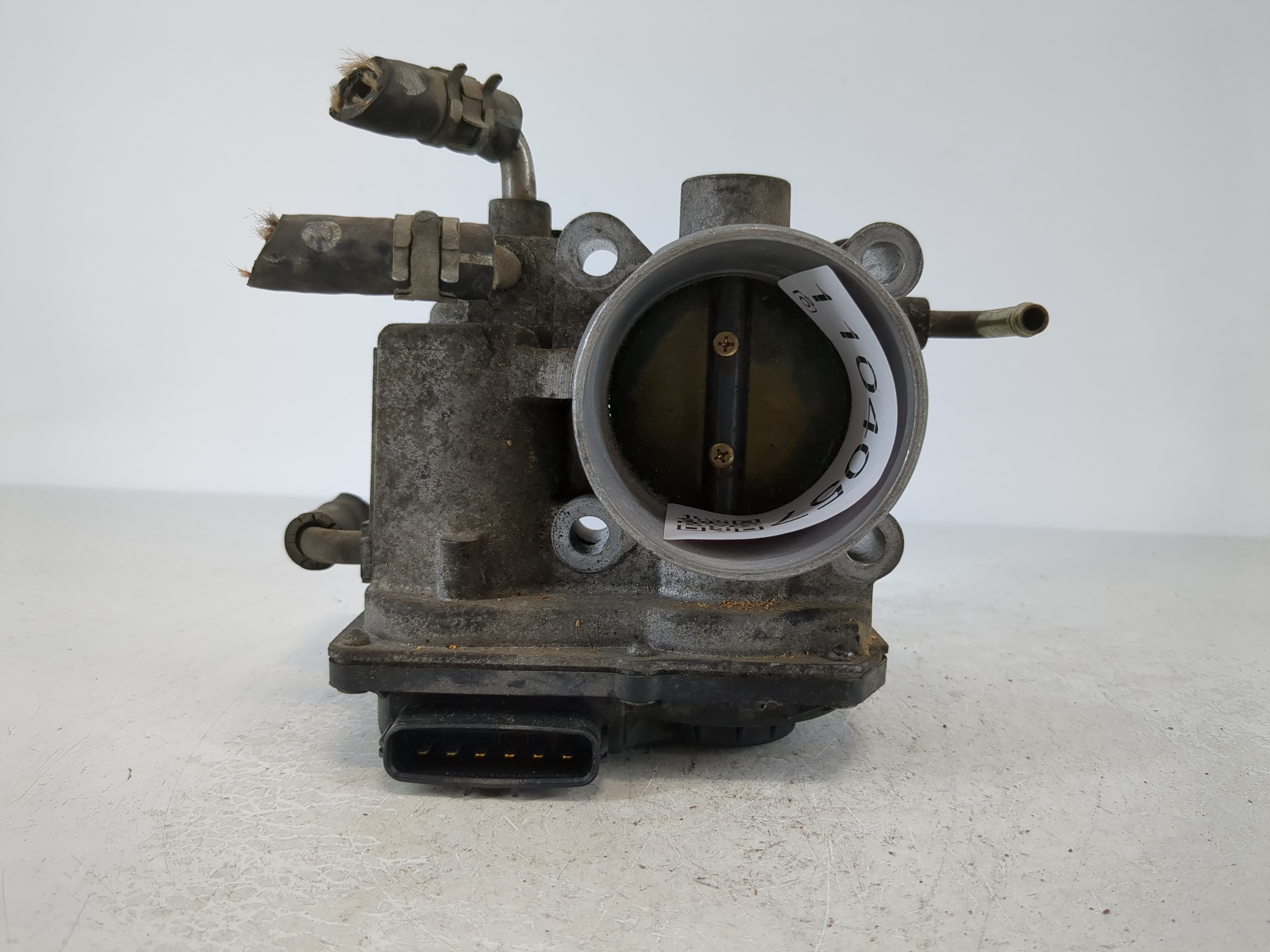 Picture of 2004-2006 Toyota Camry Throttle Body 1104057