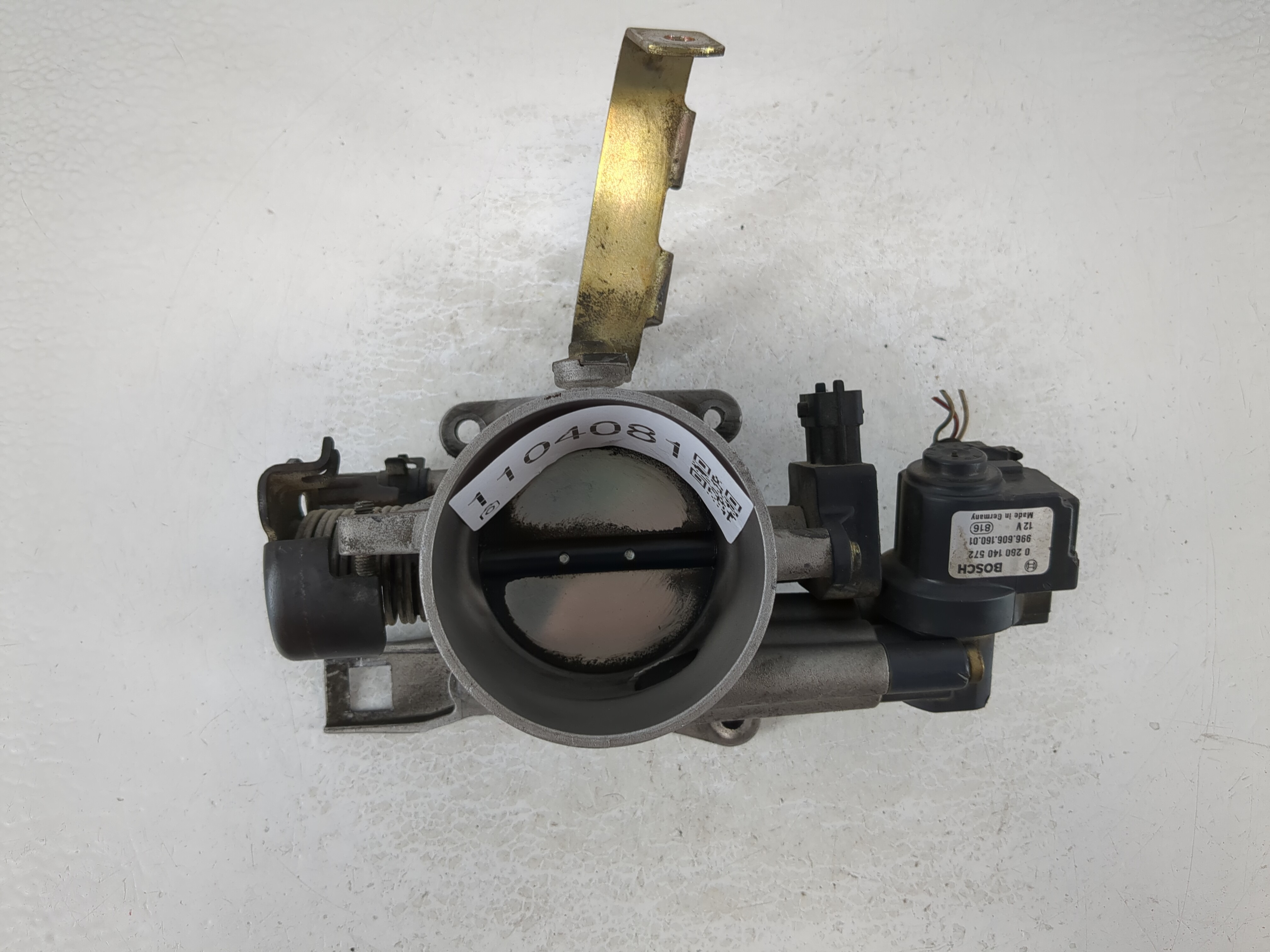 Picture of 1997-1999 Porsche Boxster Throttle Body 1104081