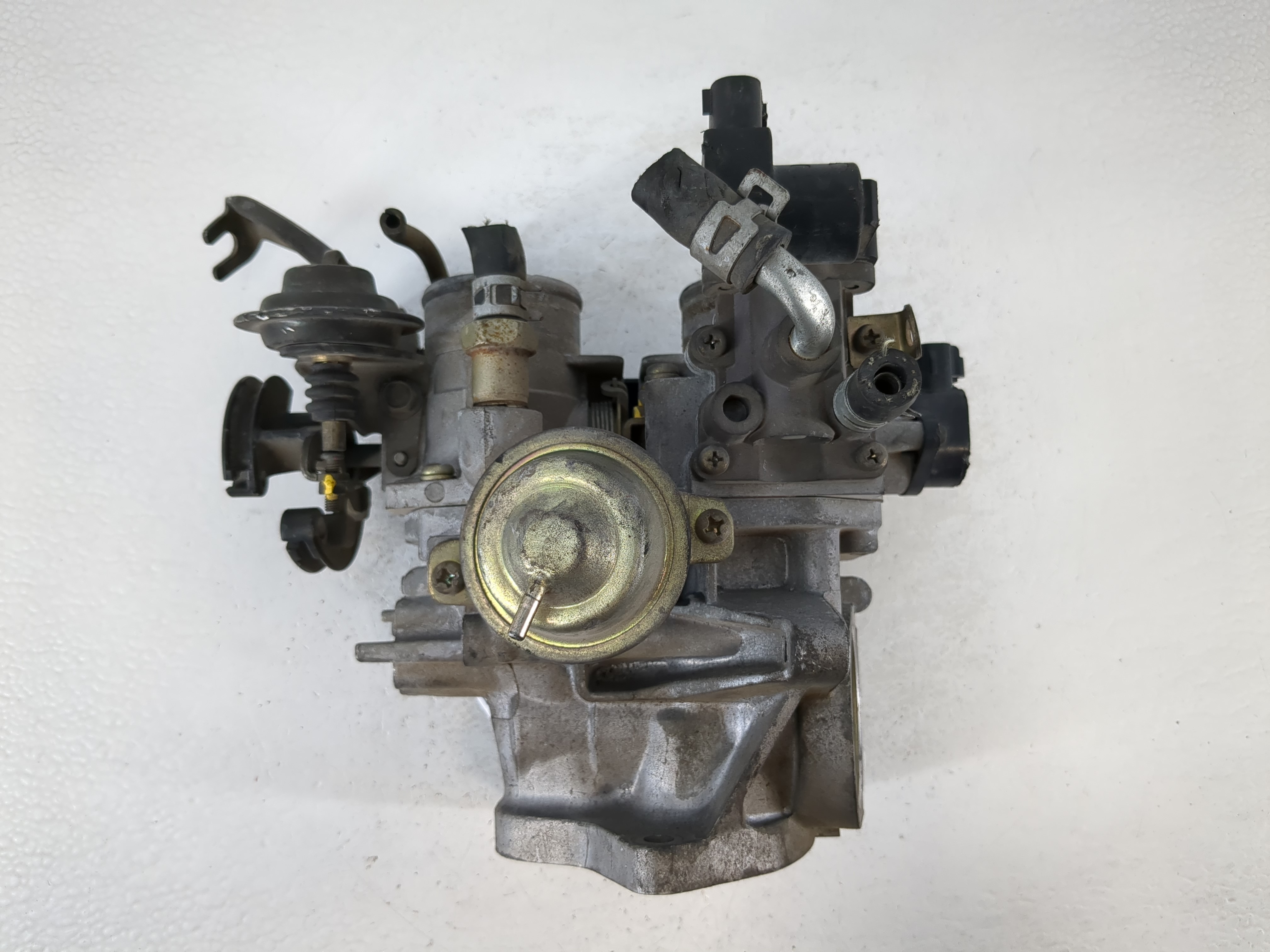 Picture of 2000-2004 Toyota Avalon Throttle Body 1104108