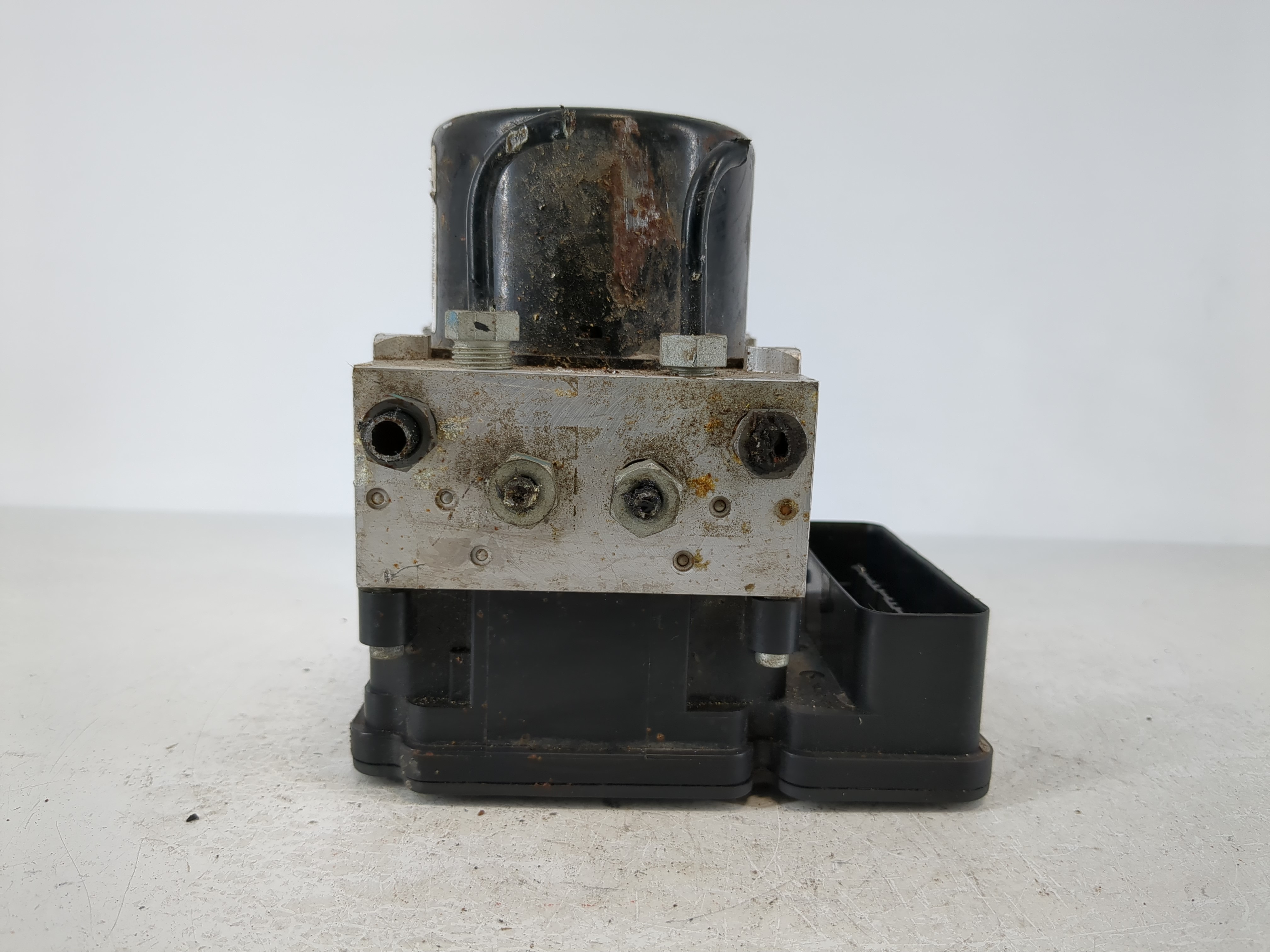 Picture of 2015-2018 Volvo S60 Abs Pump Control Module 1104111