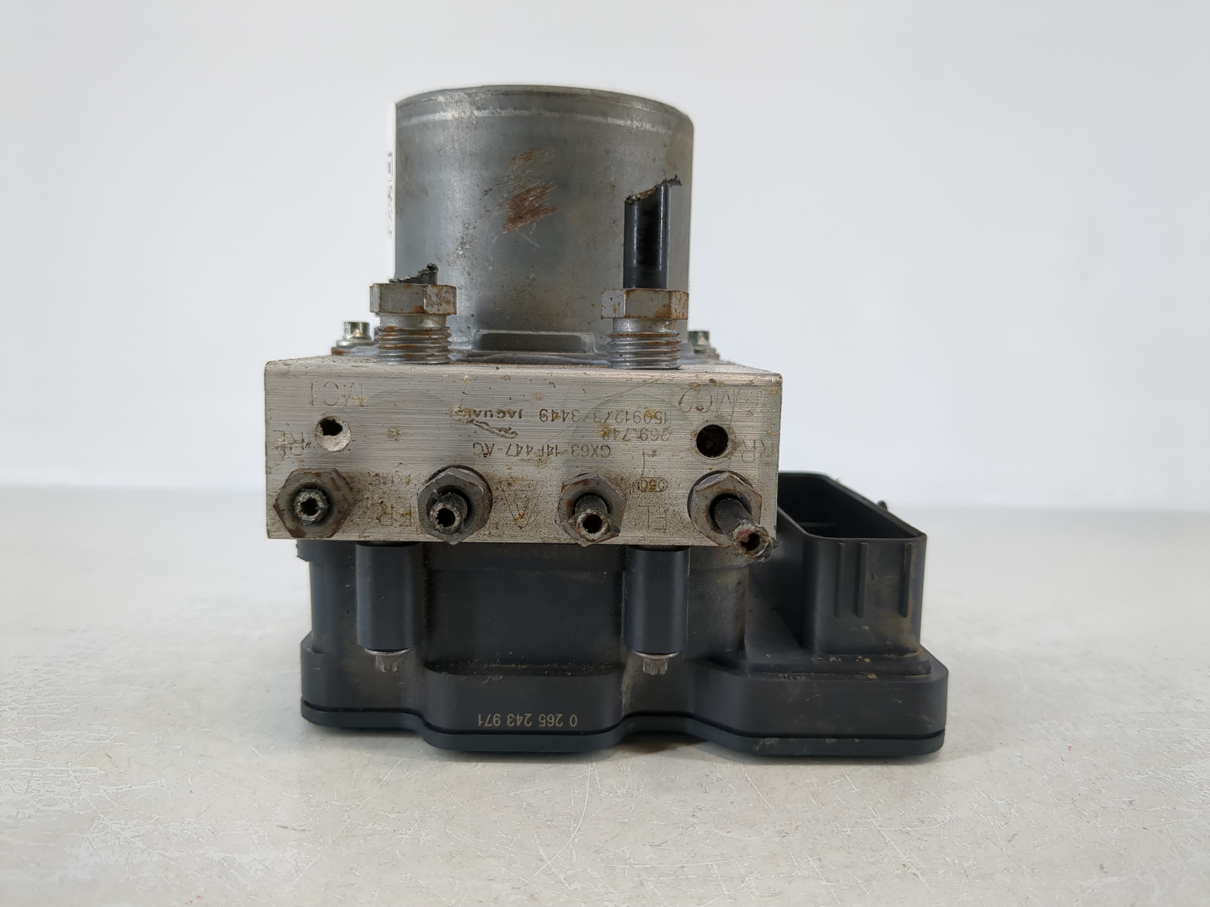 Picture of 2016-2017 Jaguar Xf Abs Pump Control Module 1104124