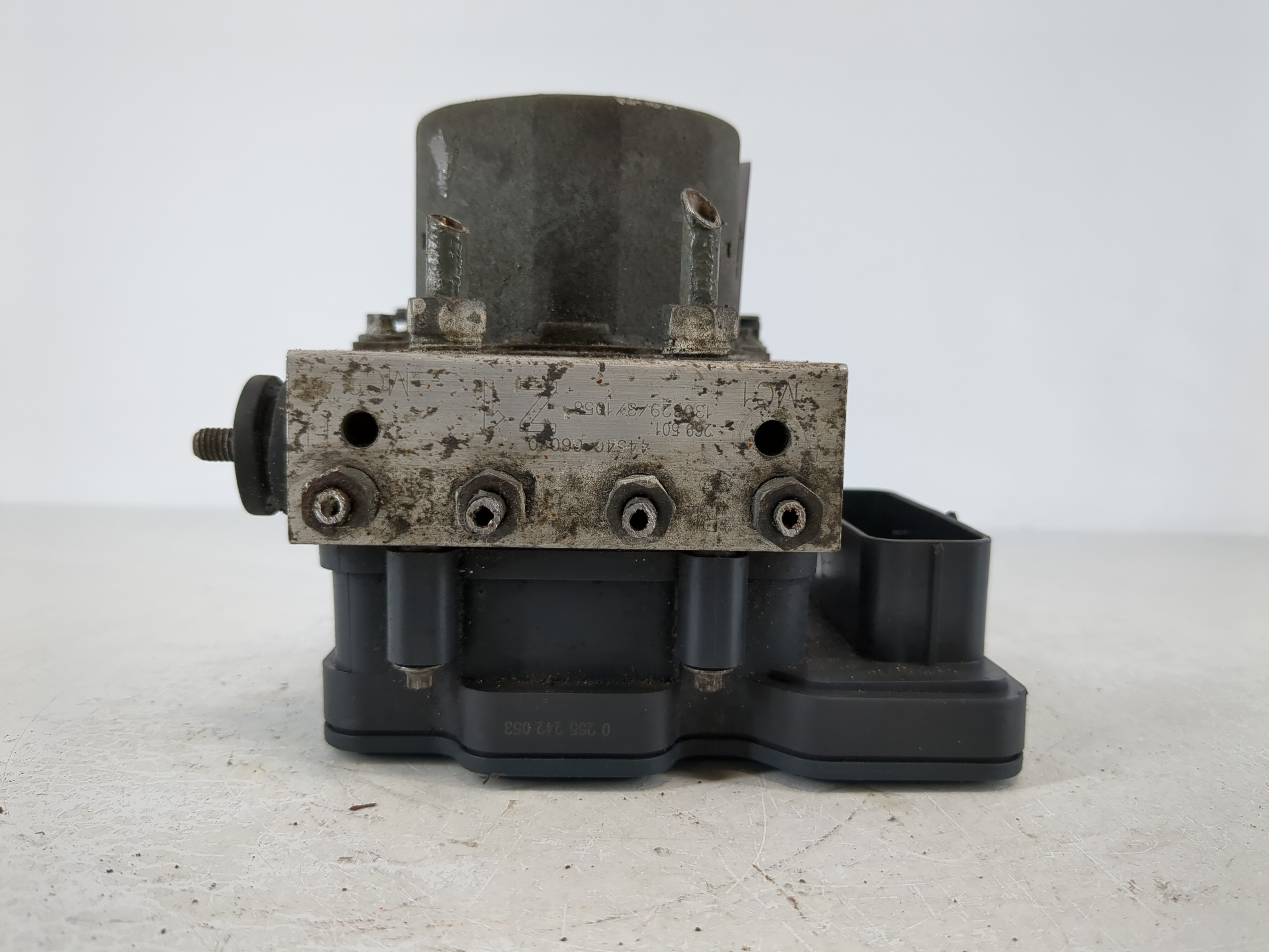 Picture of 2013-2014 Toyota Camry Abs Pump Control Module 1104129