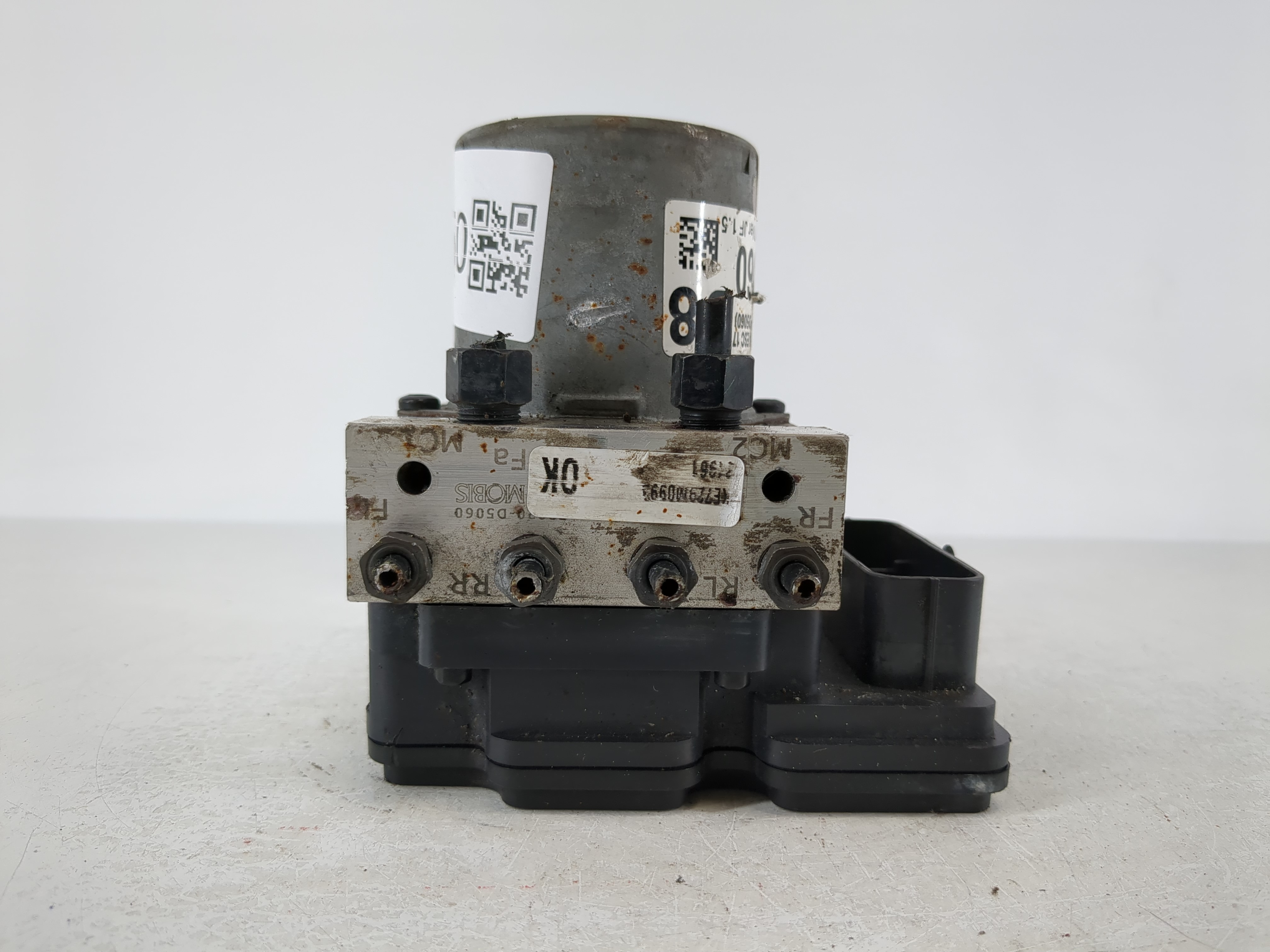 Picture of 2017-2018 Kia Optima Abs Pump Control Module 1104150