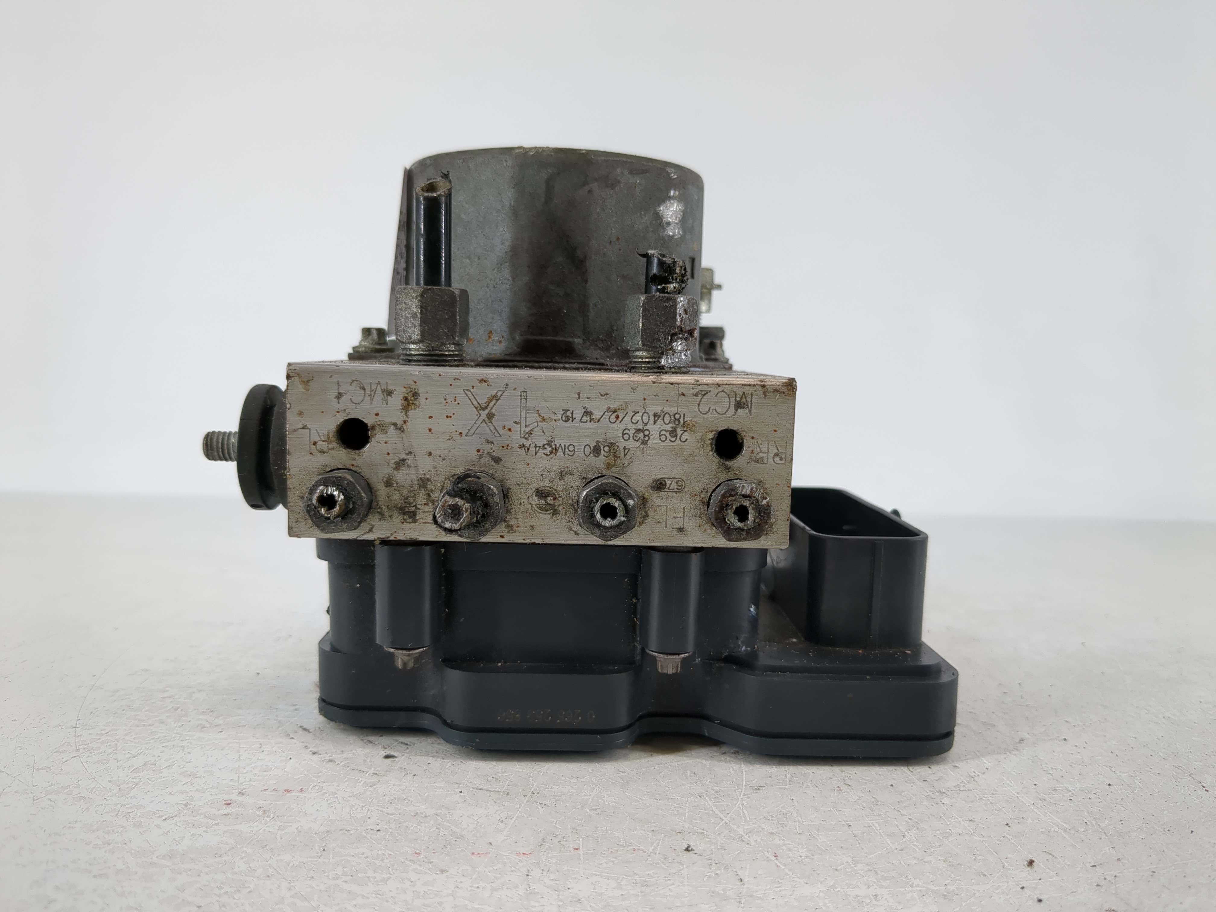 Picture of 2018-2018 Nissan Rogue Sport Abs Pump Control Module 1104152