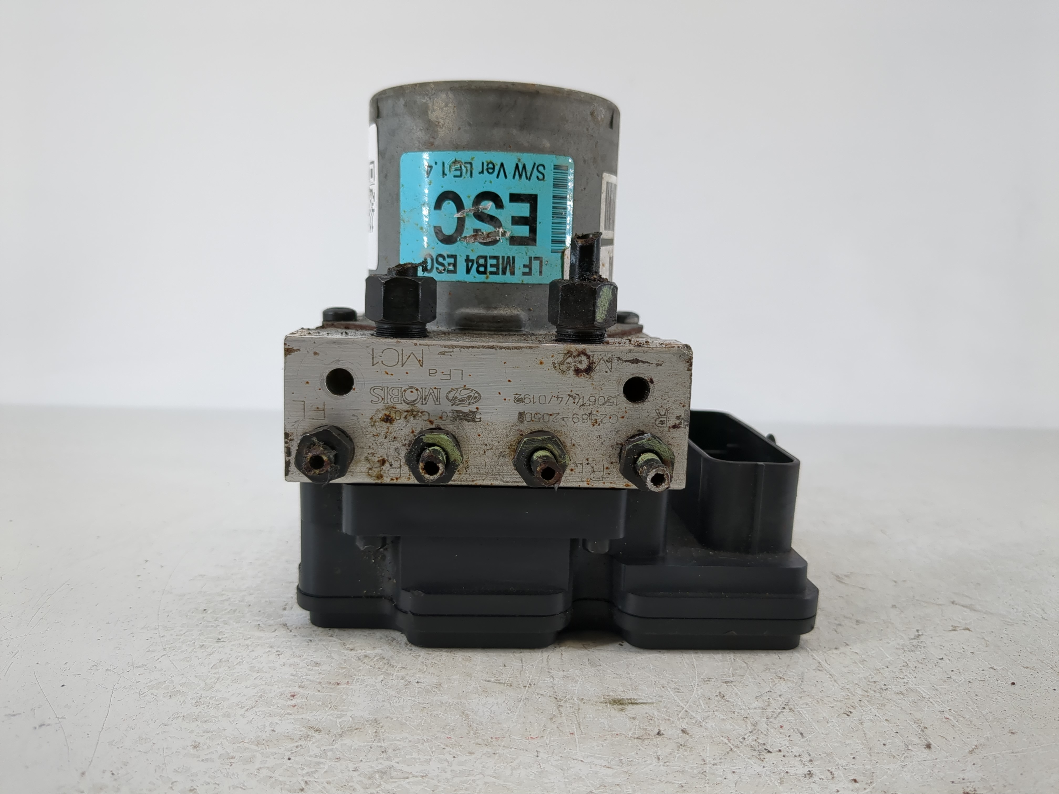 Picture of 2015-2017 Hyundai Sonata Abs Pump Control Module 1104173