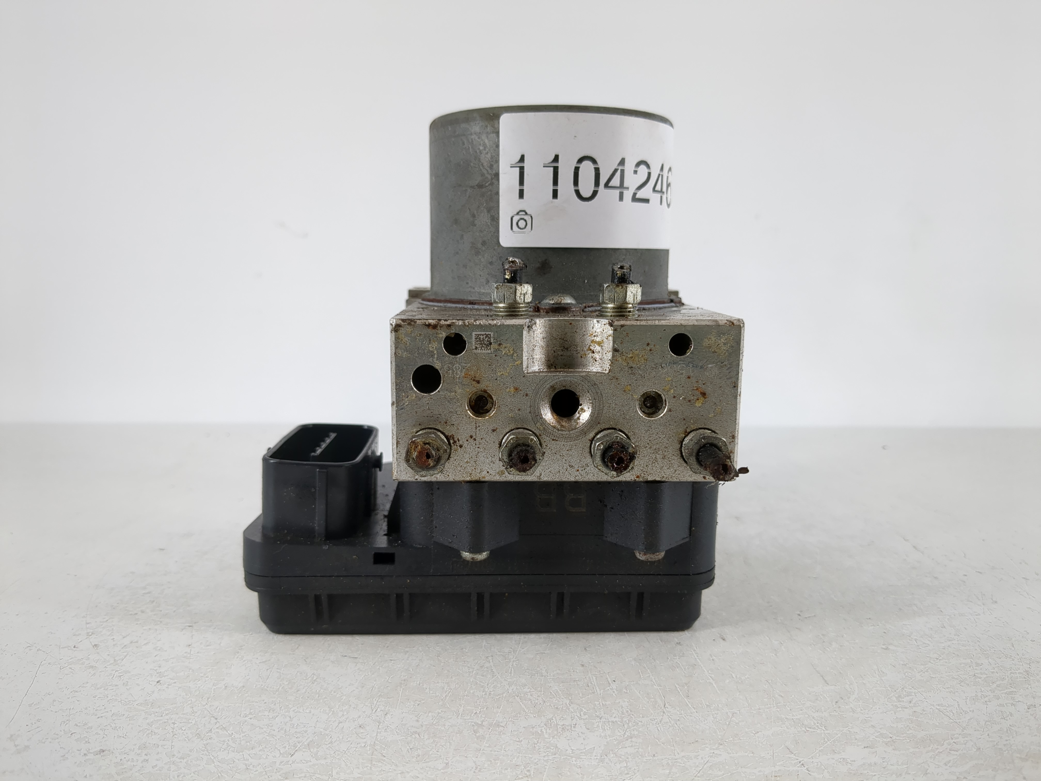 Picture of 2015-2015 Toyota Rav4 Abs Pump Control Module 1104246