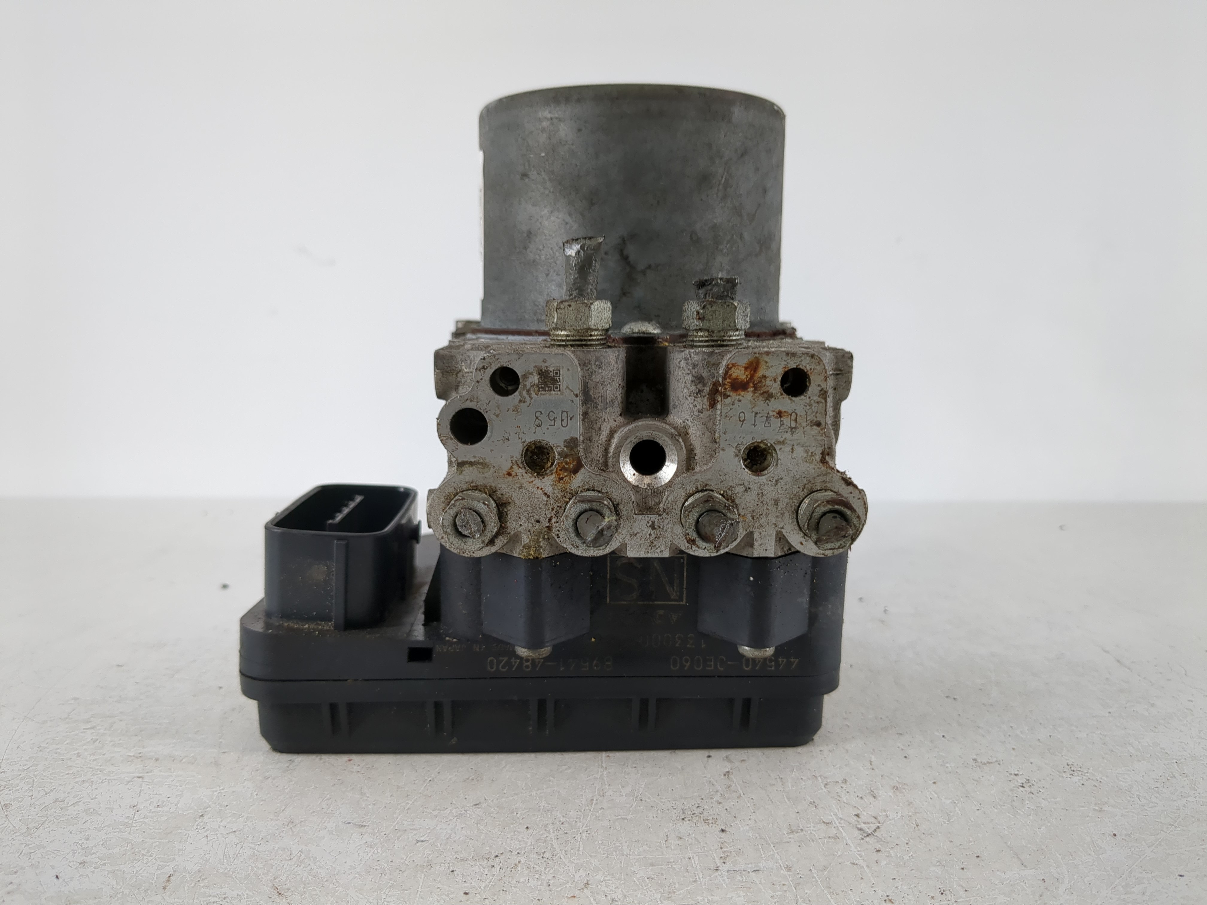 Picture of 2014-2016 Toyota Highlander Abs Pump Control Module 1104254