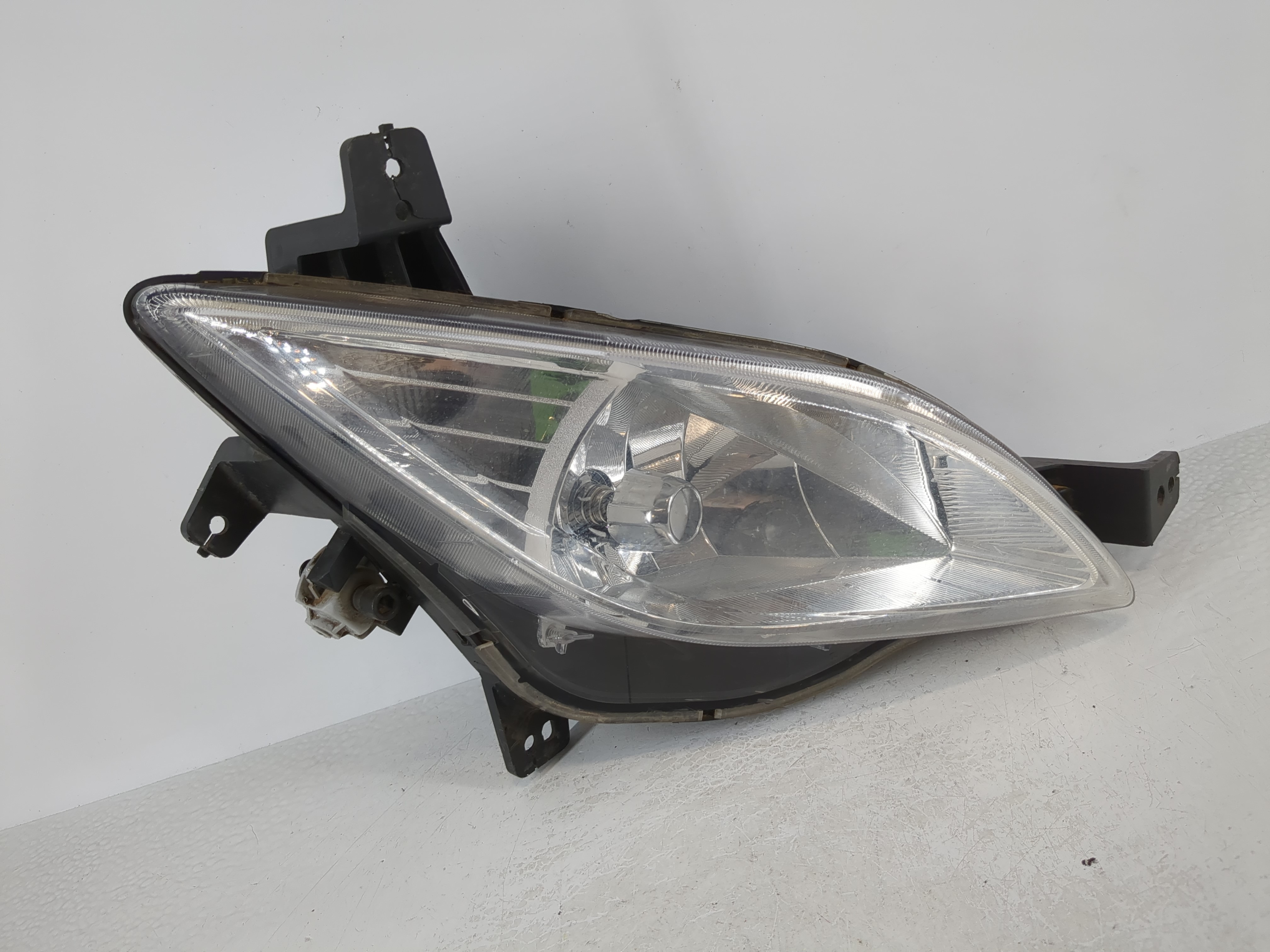 Picture of 2013-2016 Chevrolet Sonic Passenger Right Oem Front Light Lamp 1104487