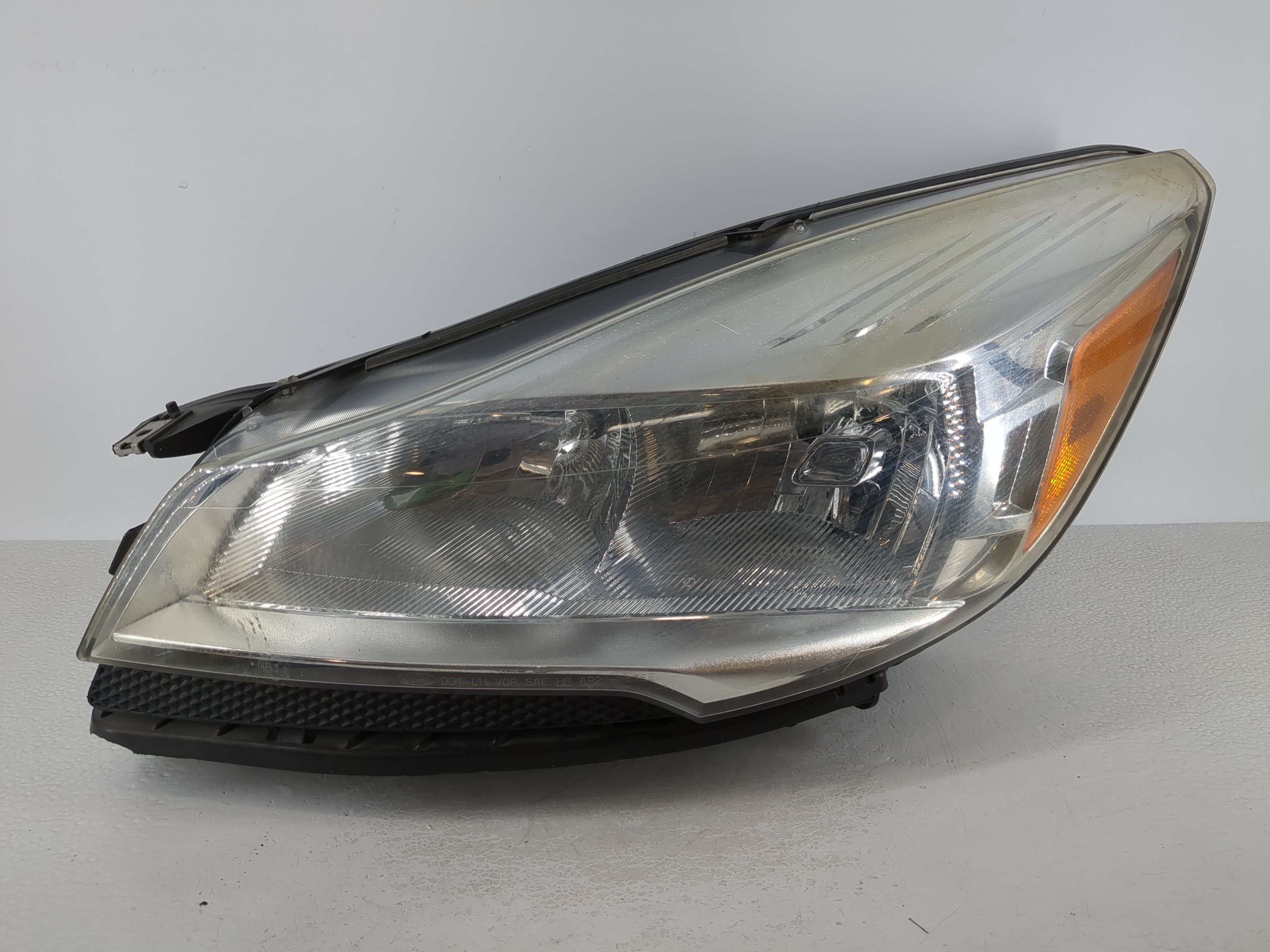 Picture of 2013-2016 Ford Escape Driver Left Oem Head Light Headlight Lamp 1104532