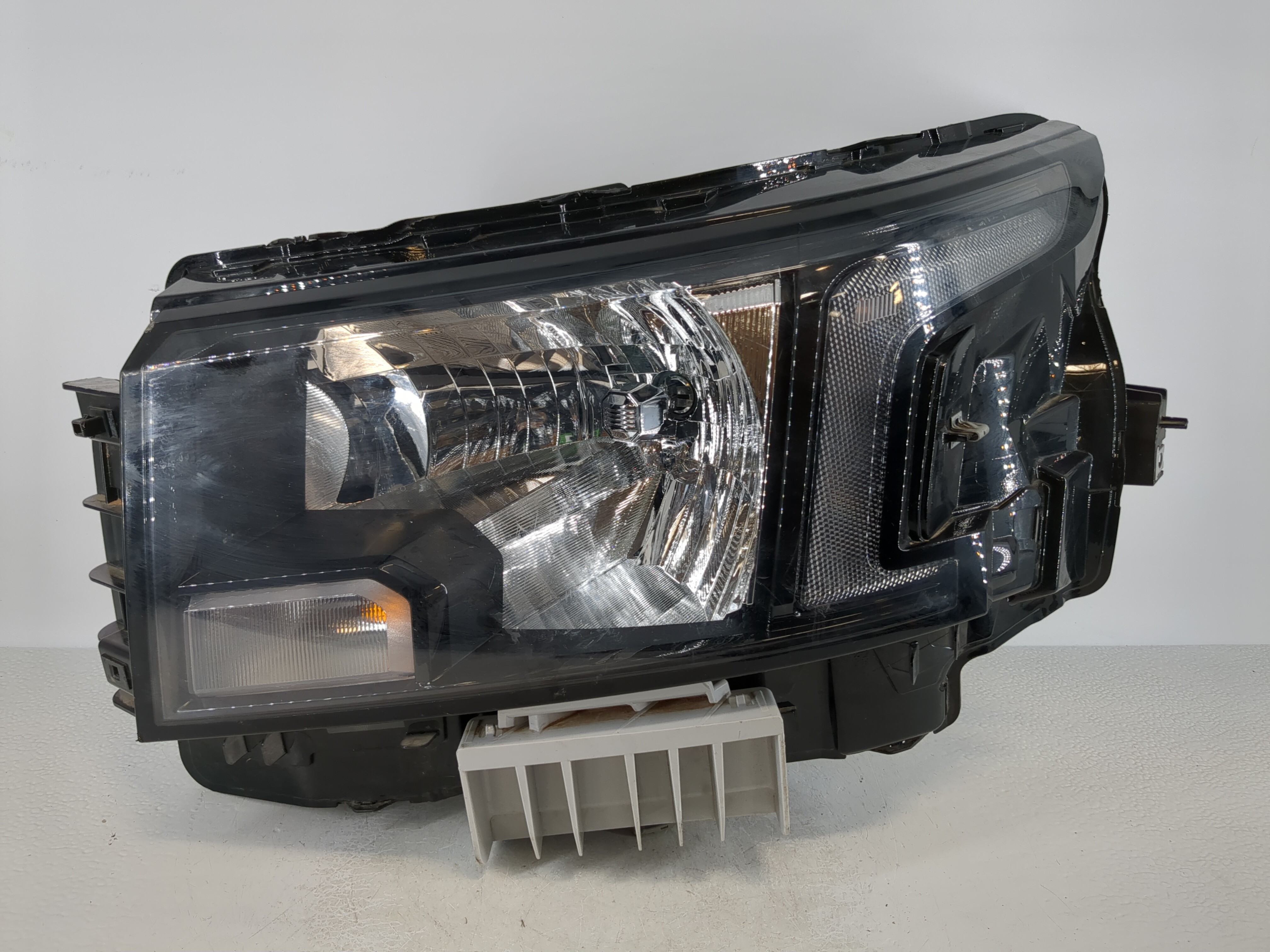 Picture of 2023 Nissan Frontier Driver Left Oem Head Light Headlight Lamp 1104538
