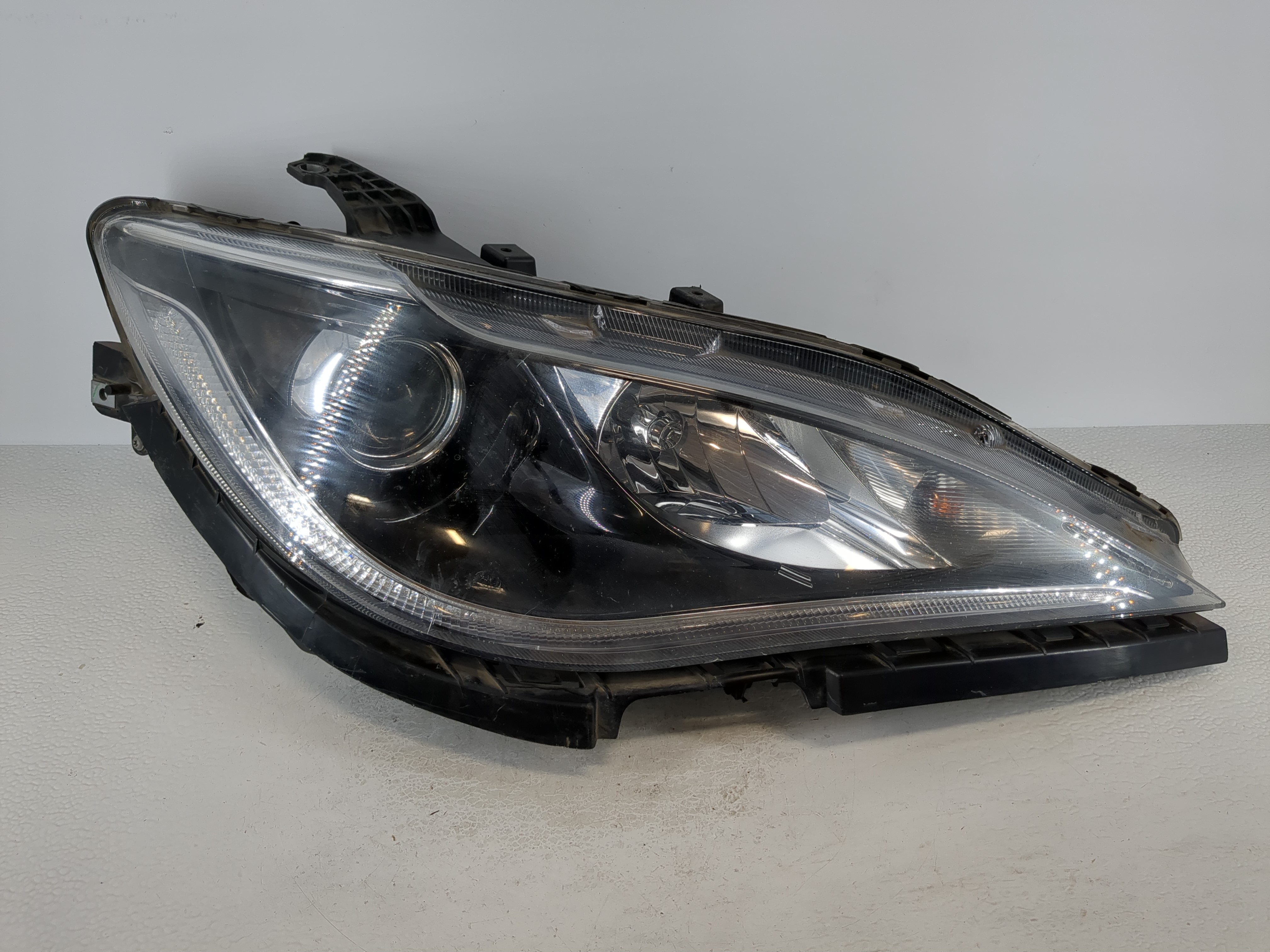 Picture of 2017 Chrysler Pacifica Passenger Right Oem Head Light Headlight Lamp 1104539