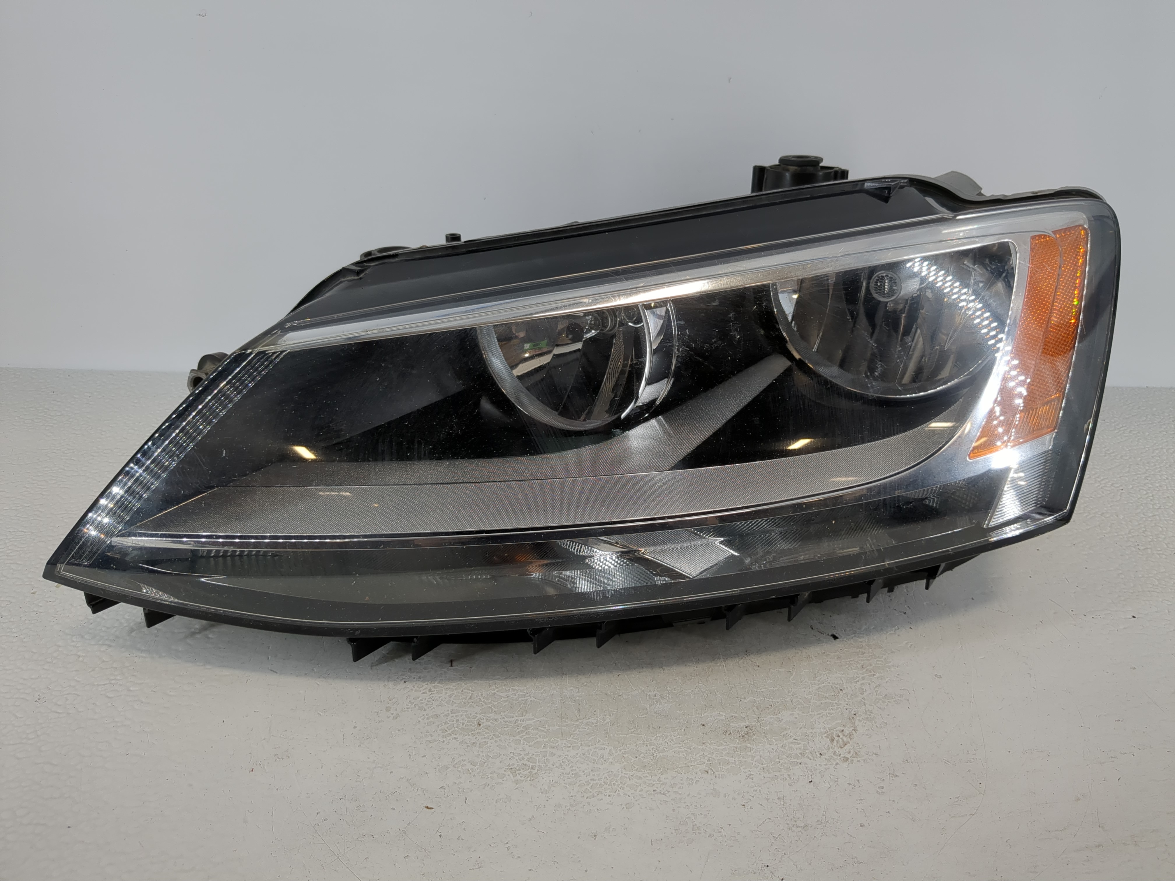 Picture of 2011-2016 Volkswagen Jetta Driver Left Oem Head Light Headlight Lamp 1104593