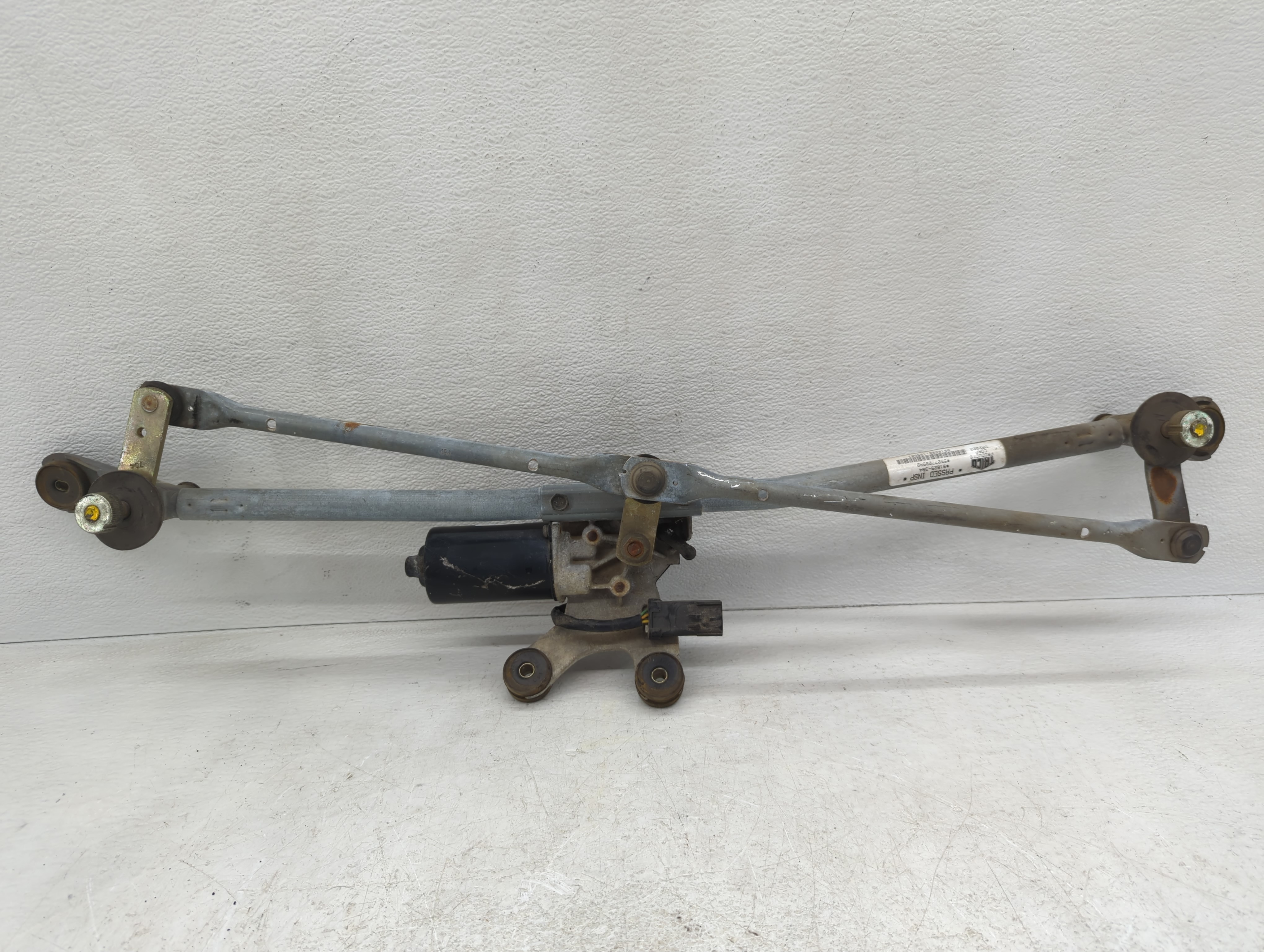 Picture of 2002 Dodge Ram 1500 Windshield Wiper Transmission Linkage Arm Assembly And Motor 1104638