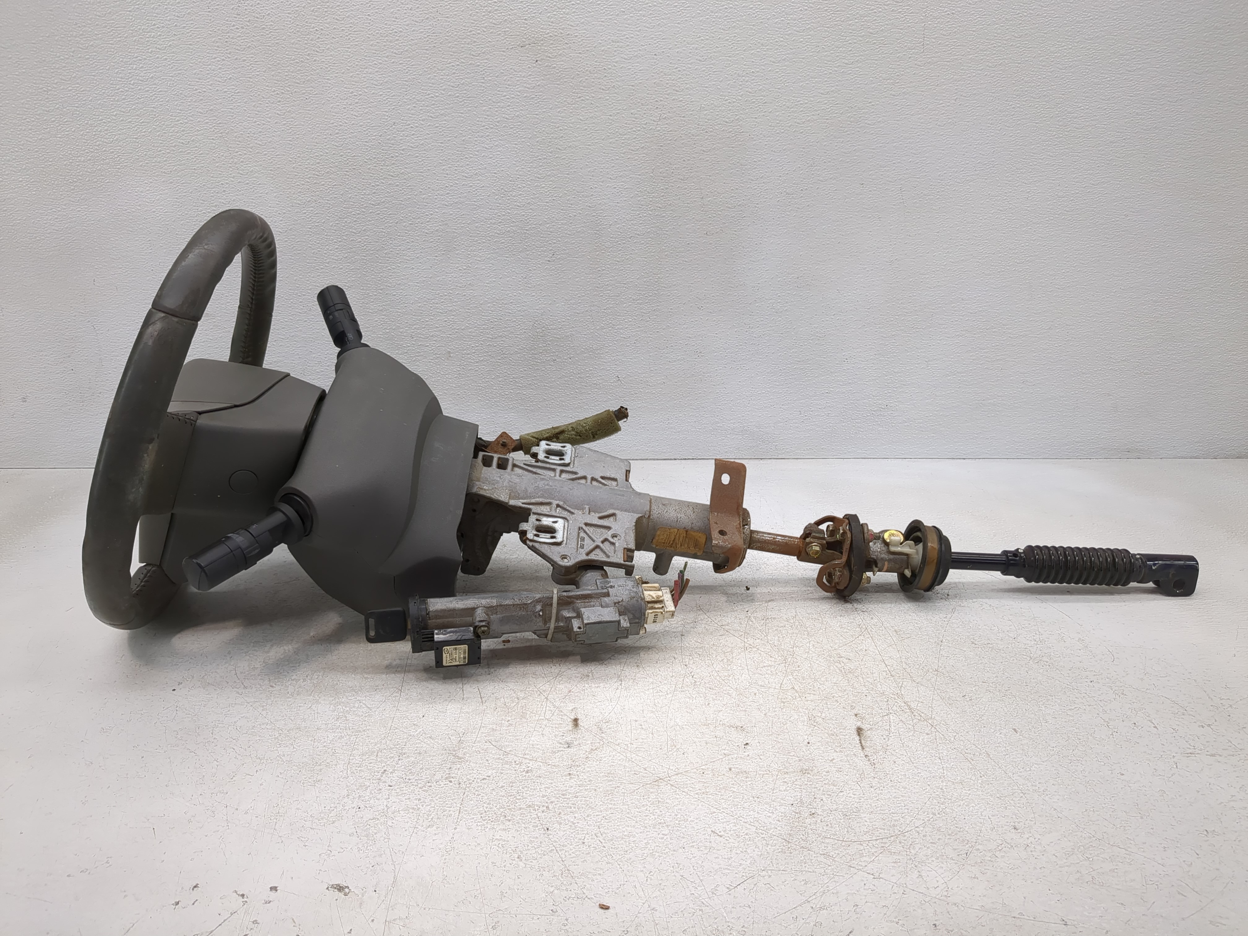 2006-2006 Nissan Titan A/t Power Steering Column With Motor 1104834 - Oemusedautoparts1.com