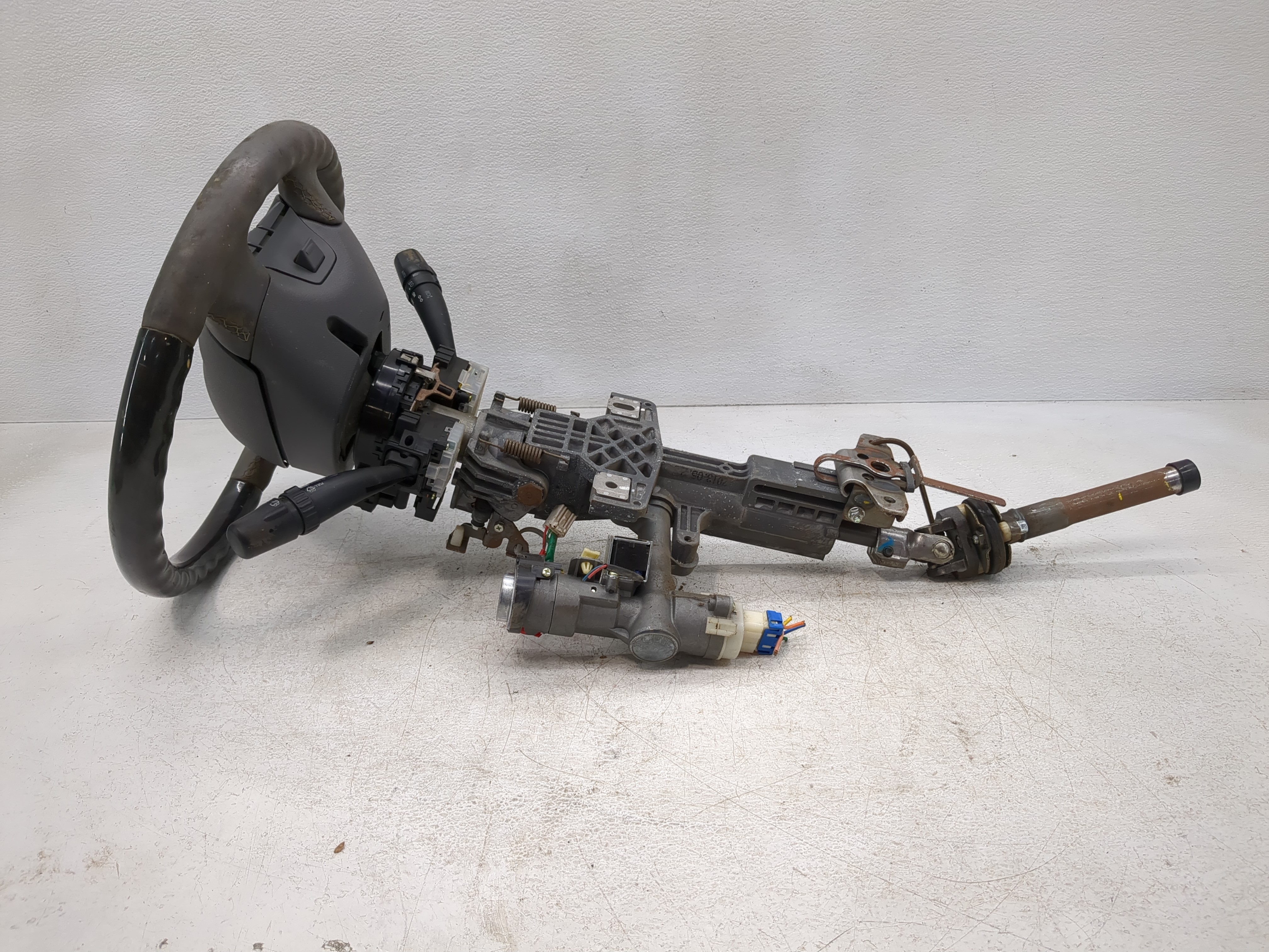 2014 Kia Sedona Steering Wheel Oem 1104848 - Oemusedautoparts1.com