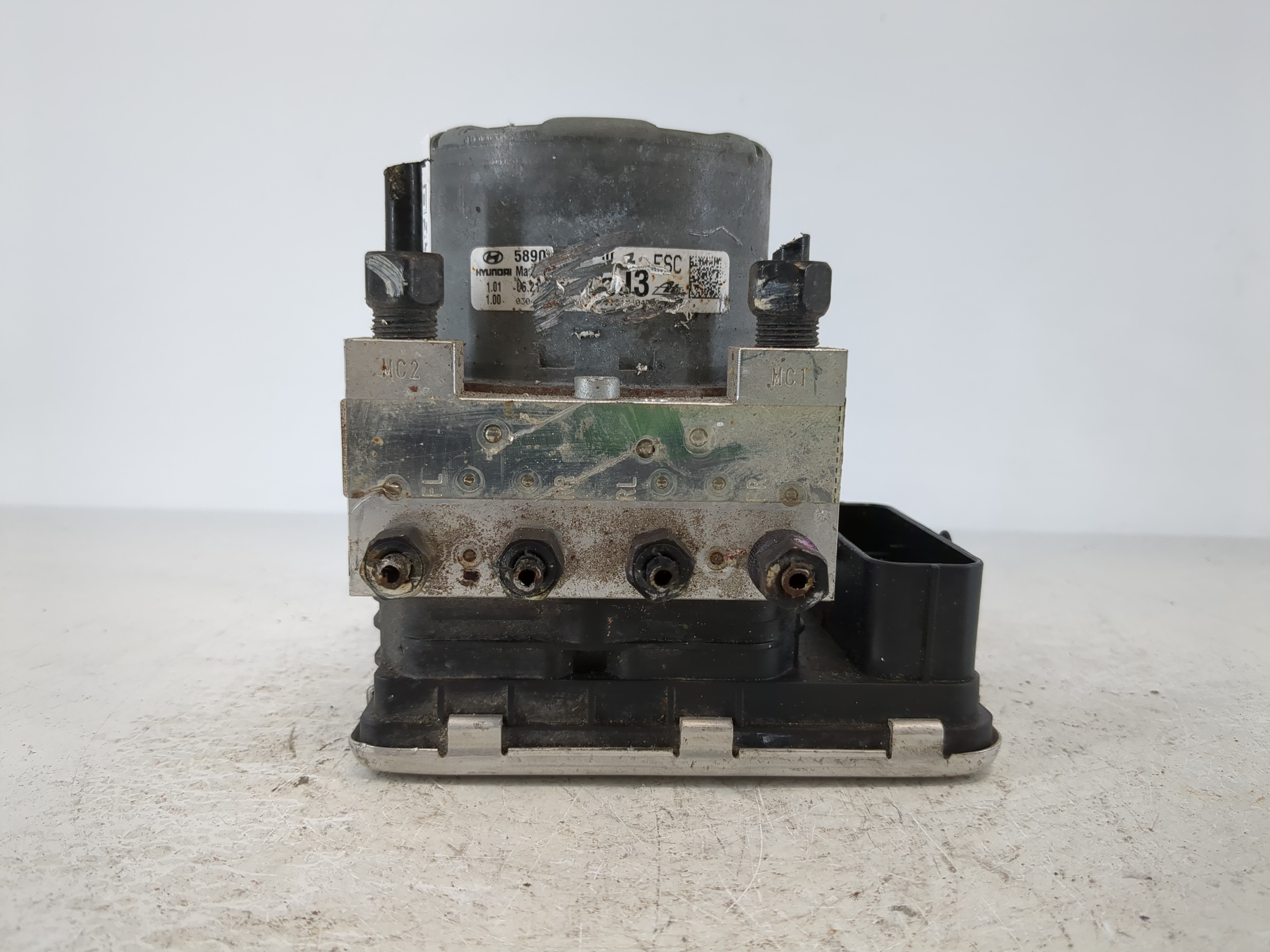 Picture of 2019-2020 Hyundai Veloster Abs Pump Control Module 1104941