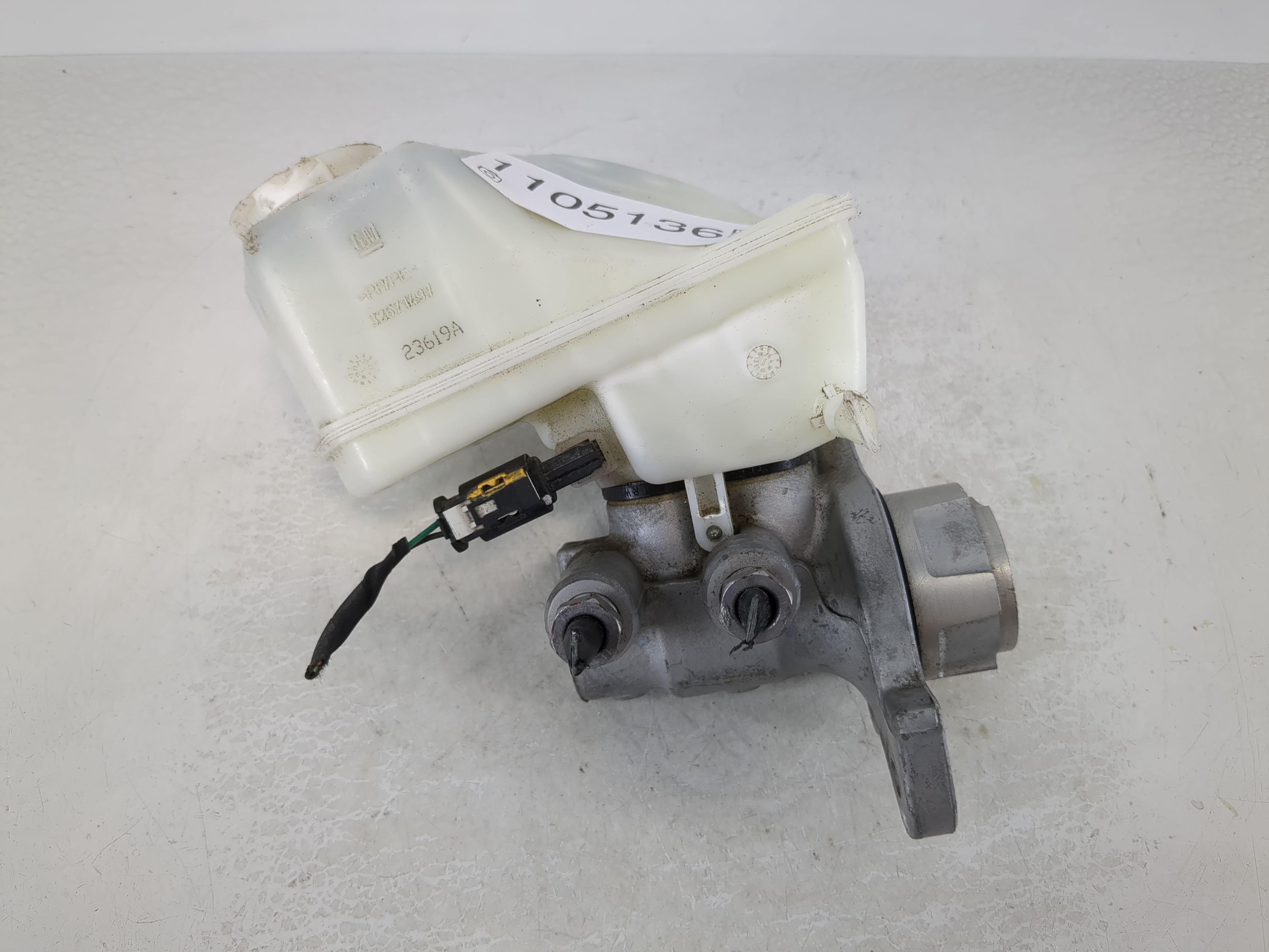 2016-2020 Chevrolet Camaro Brake Master Cylinder 1105136 - Oemusedautoparts1.com