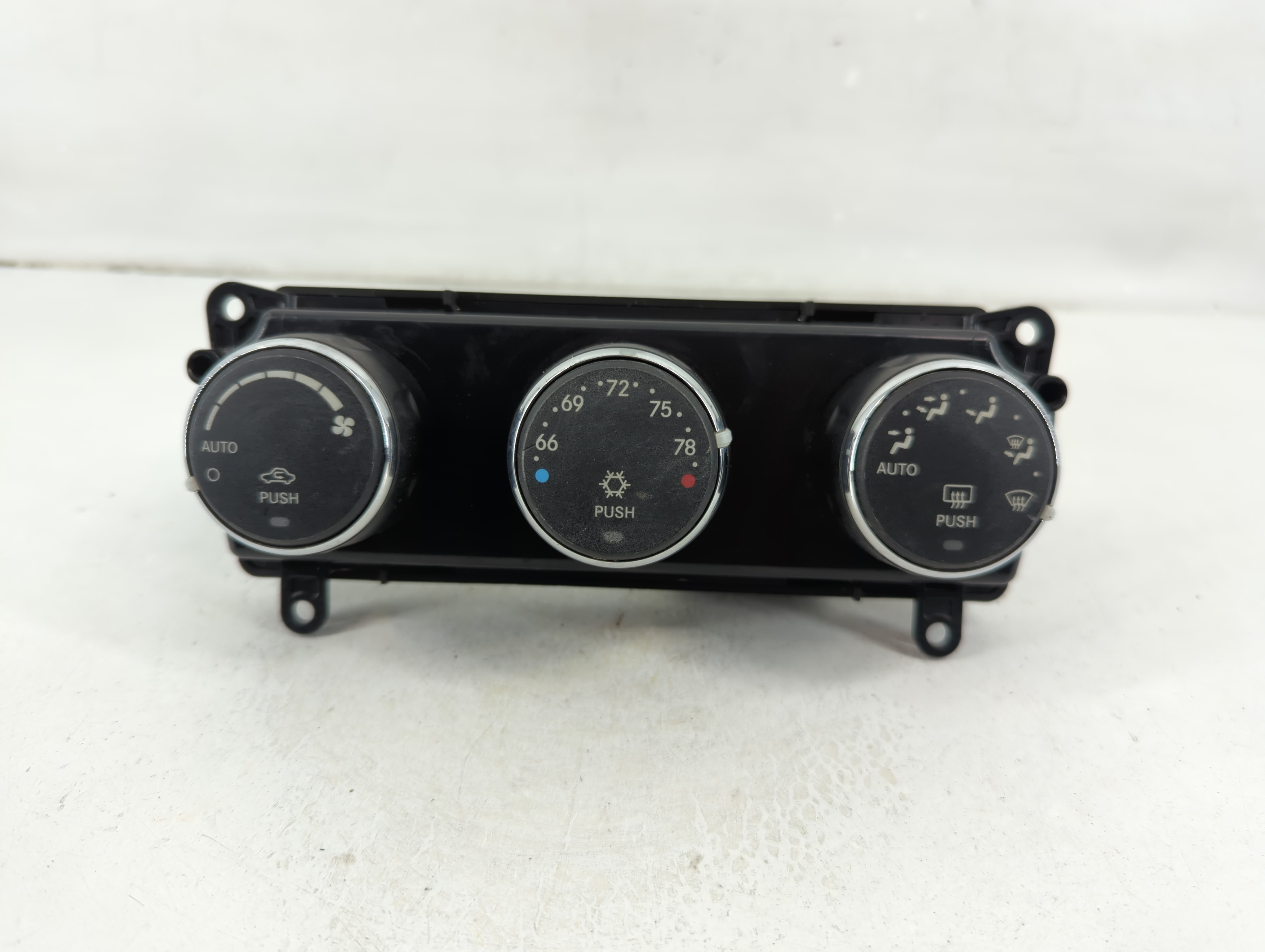 2011-2014 Chrysler 200 Ac Heater Climate Control P55111888at 1105209 - Oemusedautoparts1.com