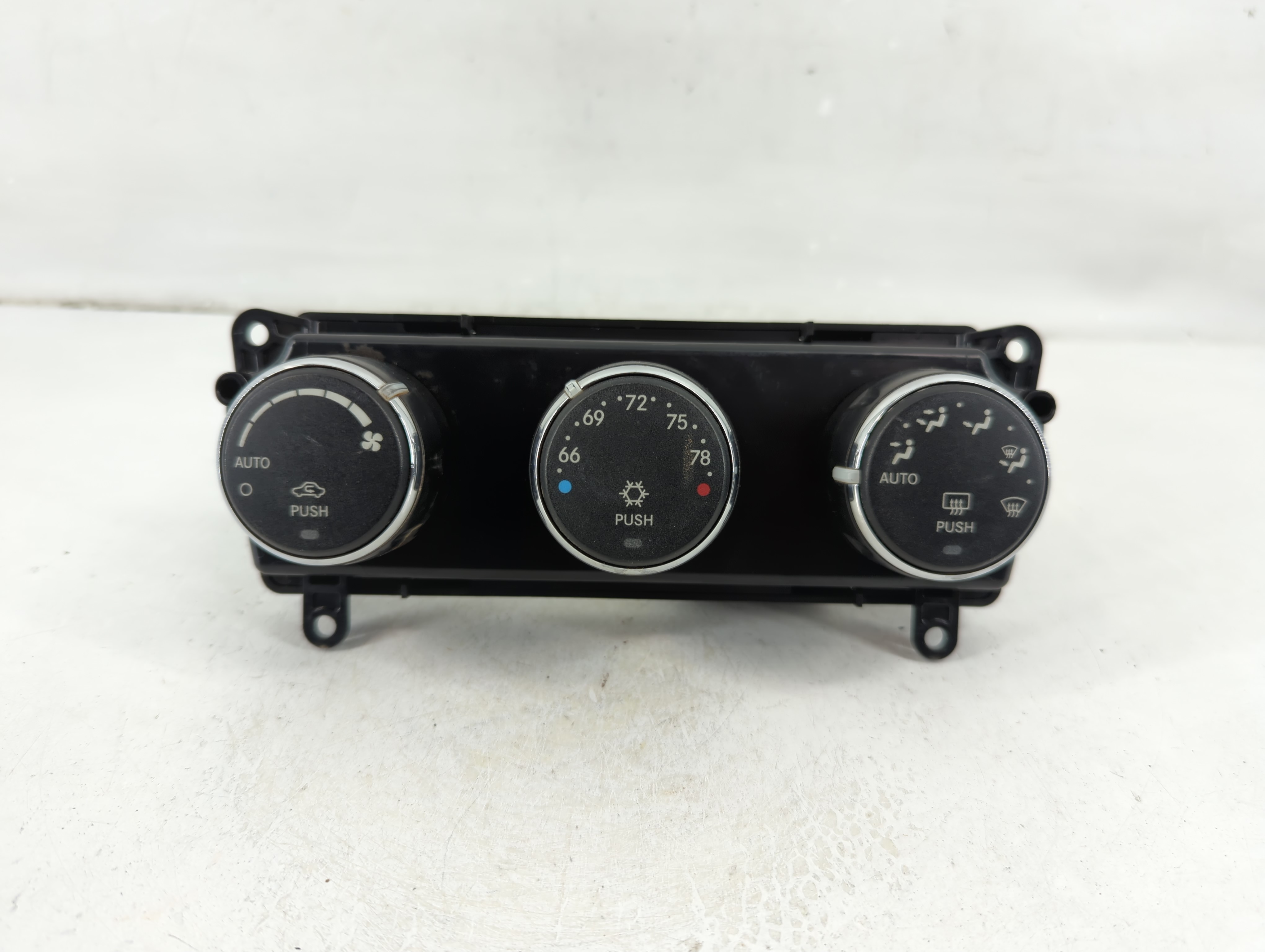Picture of 2011-2014 Chrysler 200 Ac Heater Climate Control P55111888ai 1105210