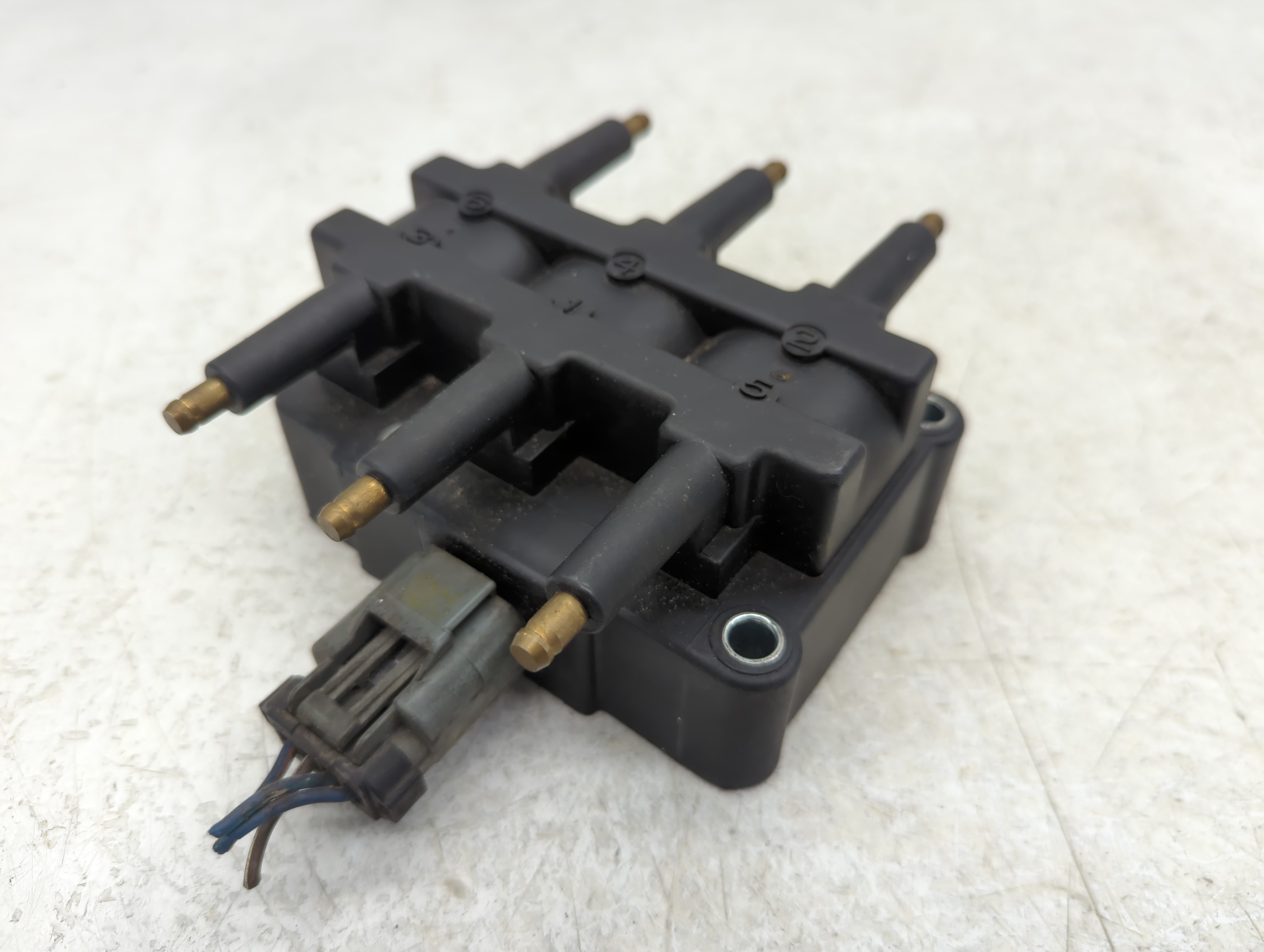 Picture of 2001-2007 Dodge Caravan Ignition Coil Igniter Pack 1105228