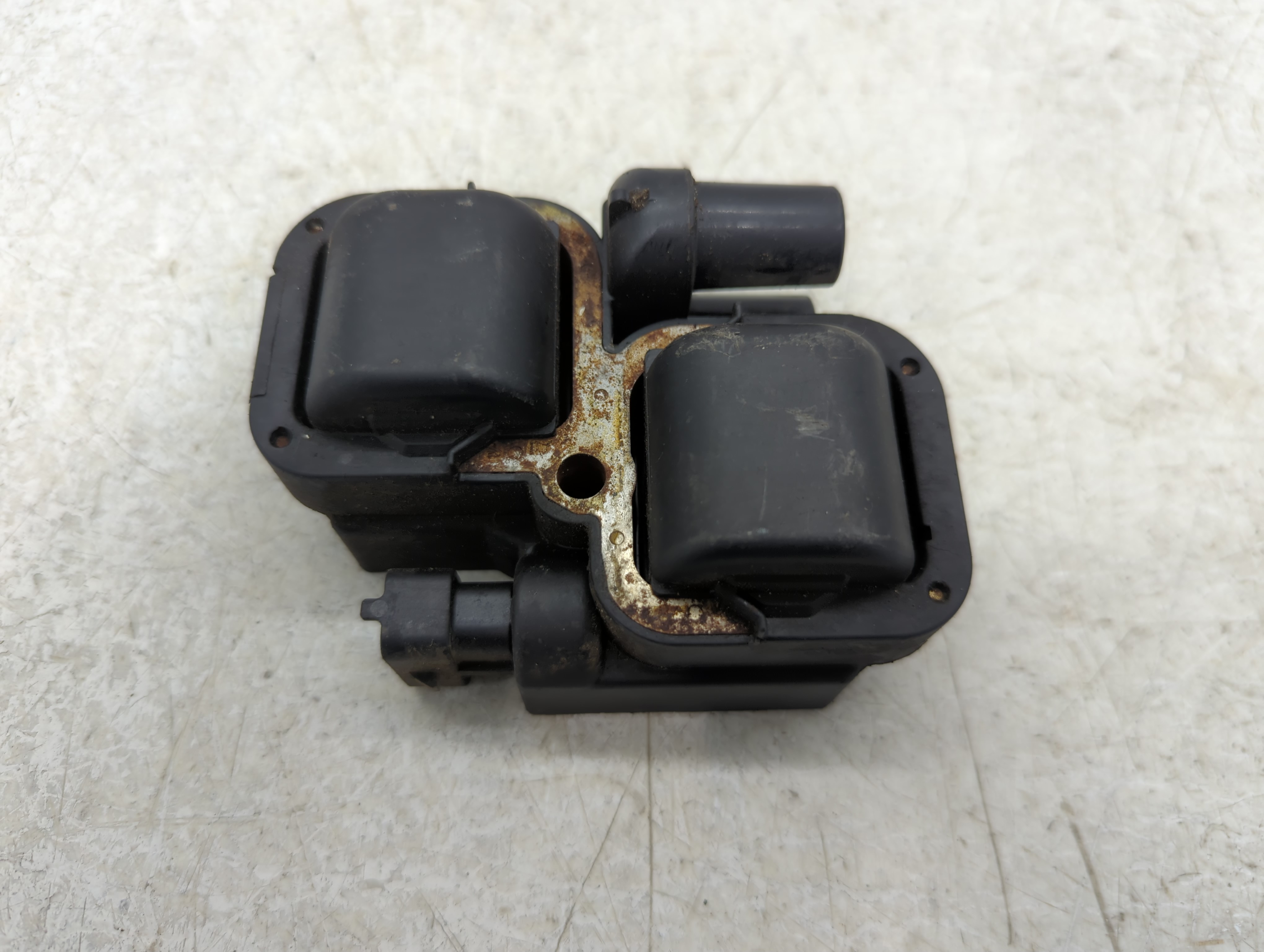Picture of 2001-2005 Mercedes-benz C240 Ignition Coil Igniter Pack 1105232