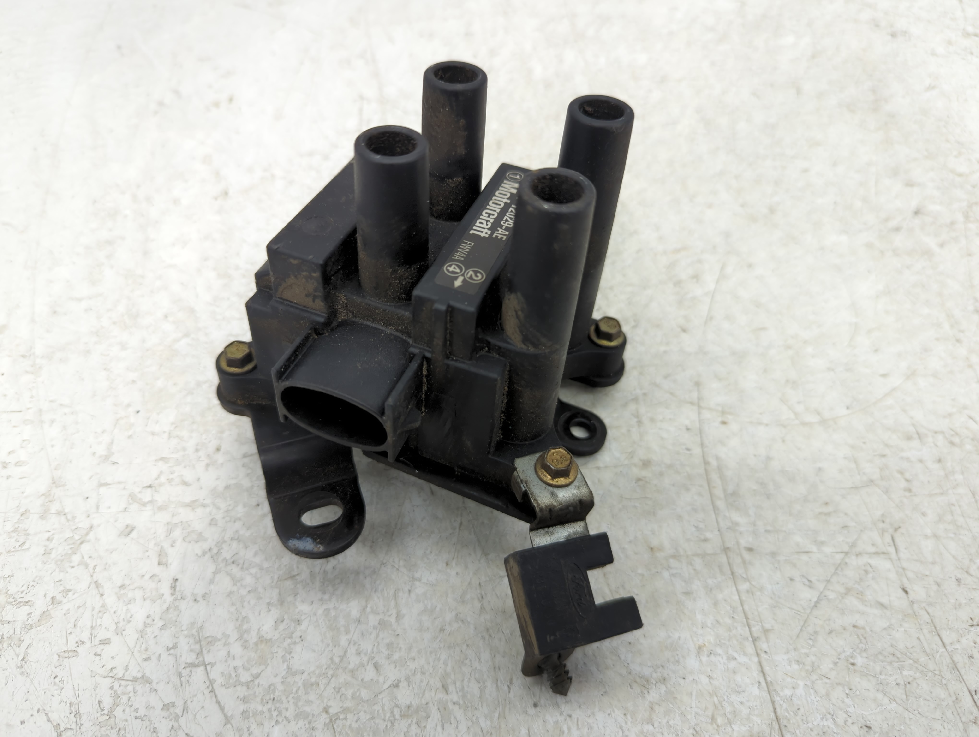 2000-2004 Ford Focus Ignition Coil Igniter Pack 1105236 - Oemusedautoparts1.com