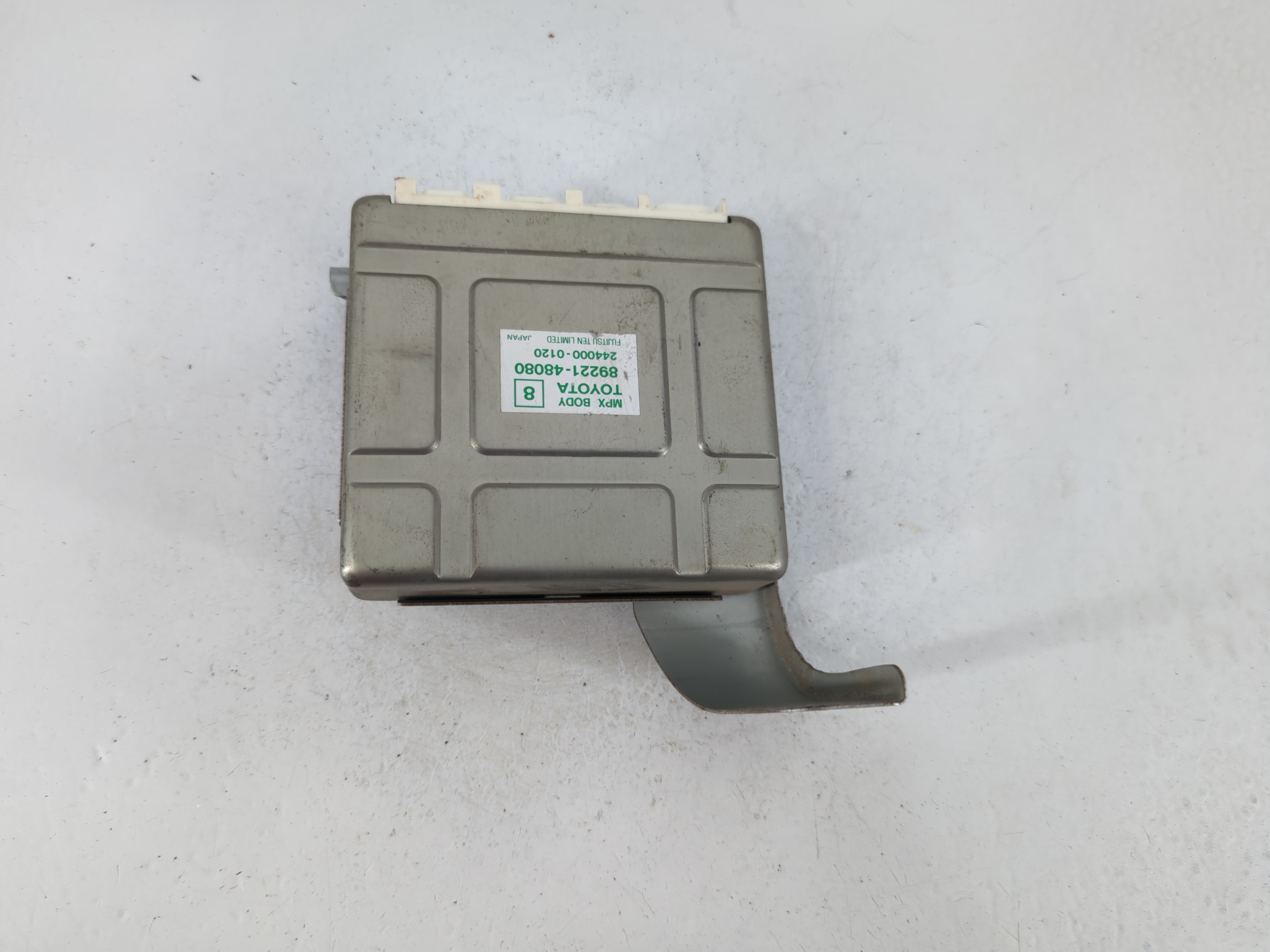 Picture of 1999-2000 Lexus Rx300 Chassis Control Module Ccm Bcm Body Control 1105256