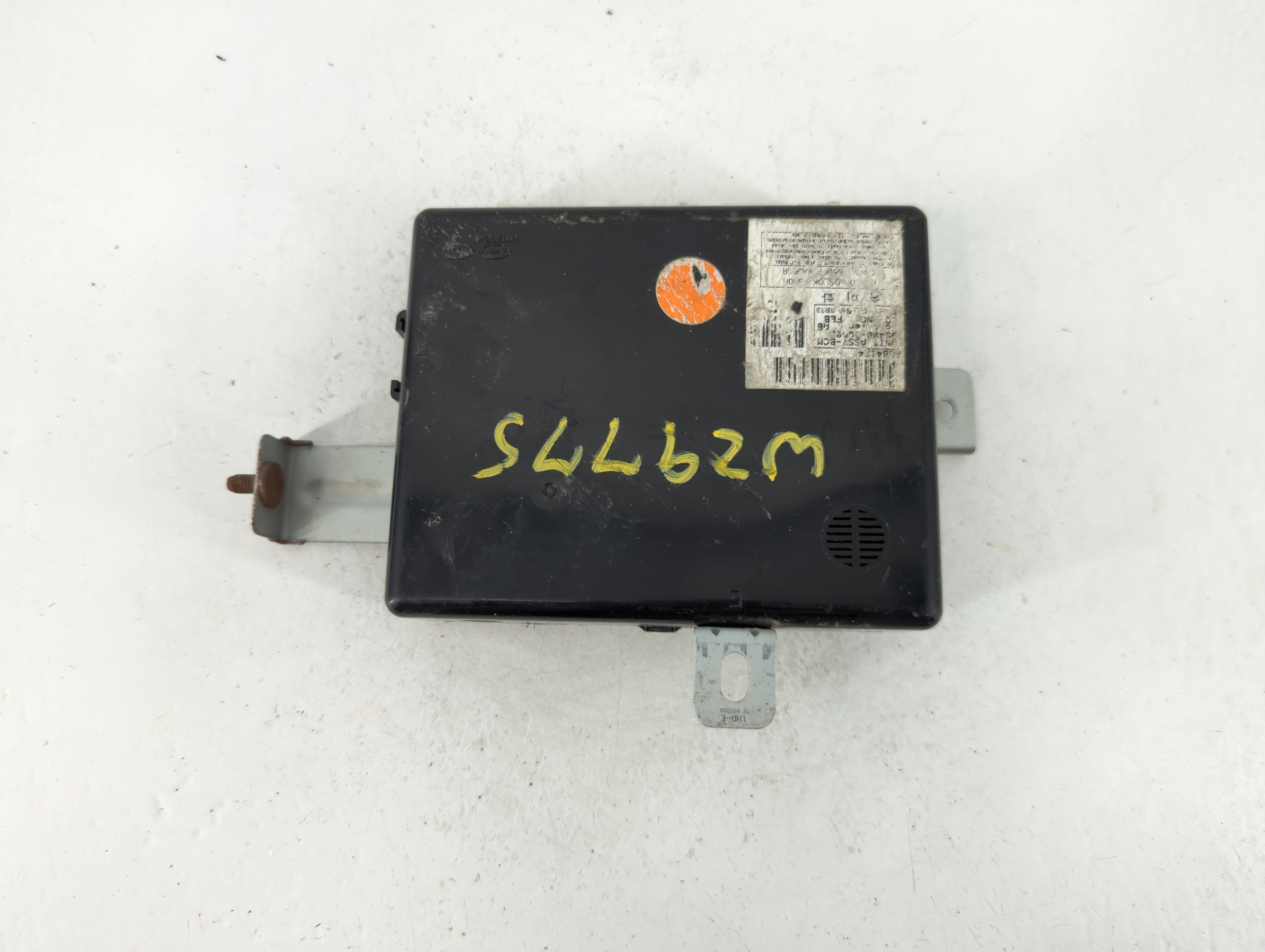 Picture of 2011-2011 Hyundai Sonata Chassis Control Module Ccm Bcm Body Control 1105259