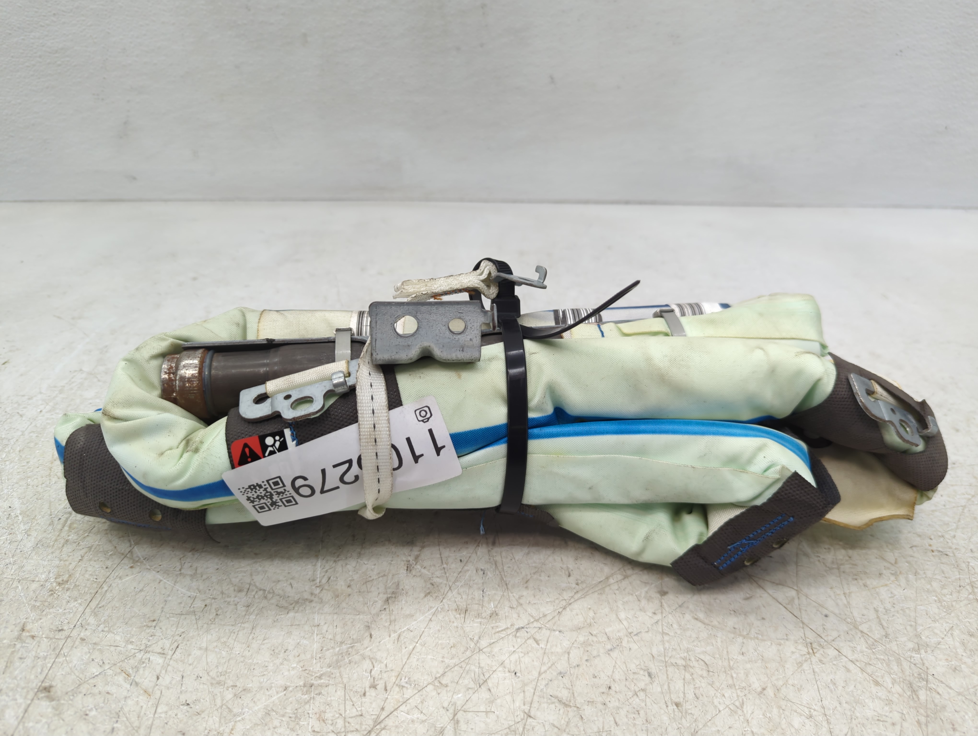 Picture of 2016-2018 Nissan Maxima Air Bag Driver Left Knee Oem 1105279