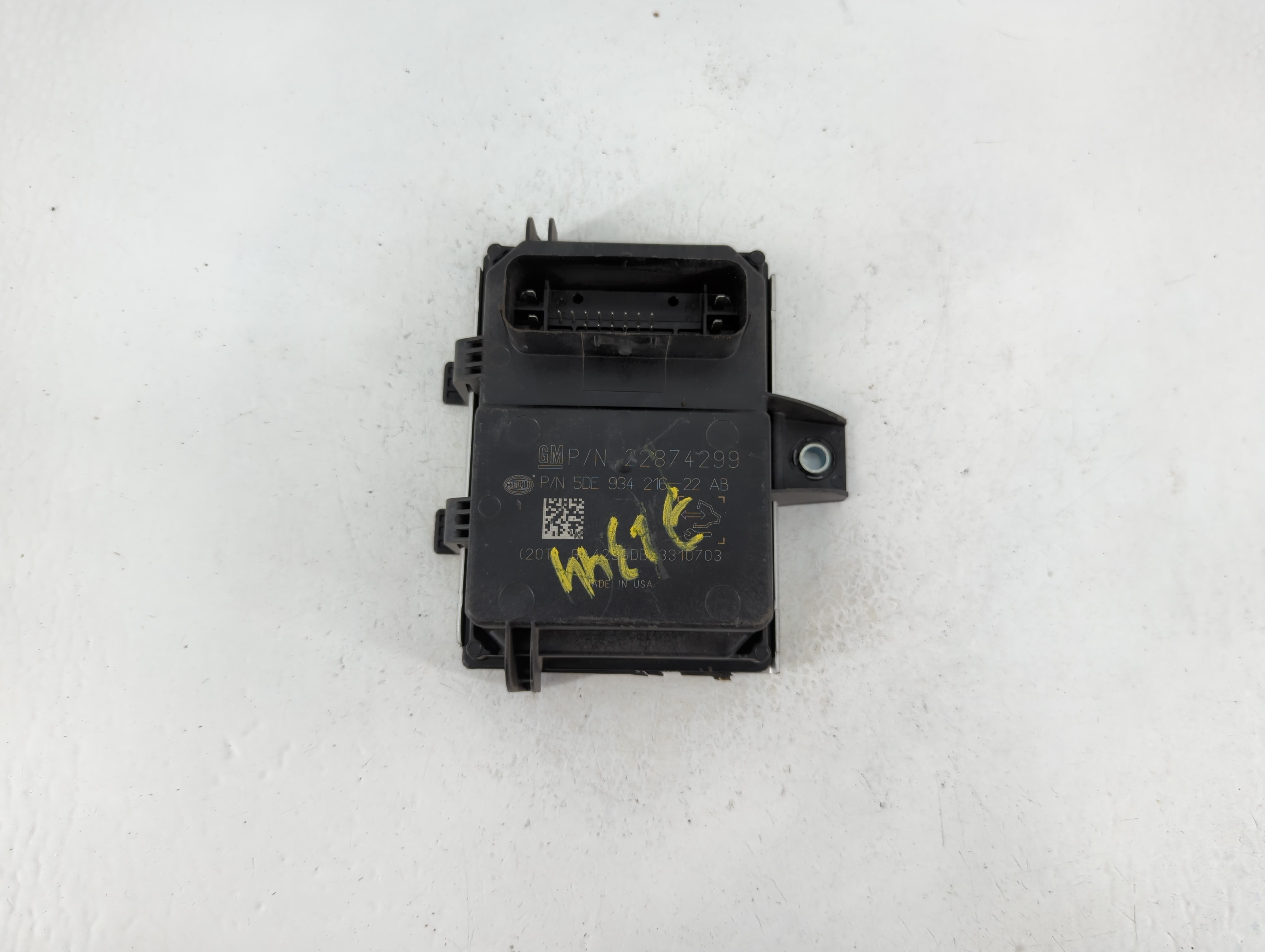 Picture of 2013-2014 Chevrolet Sonic Chassis Control Module Ccm Bcm Body Control 1105312