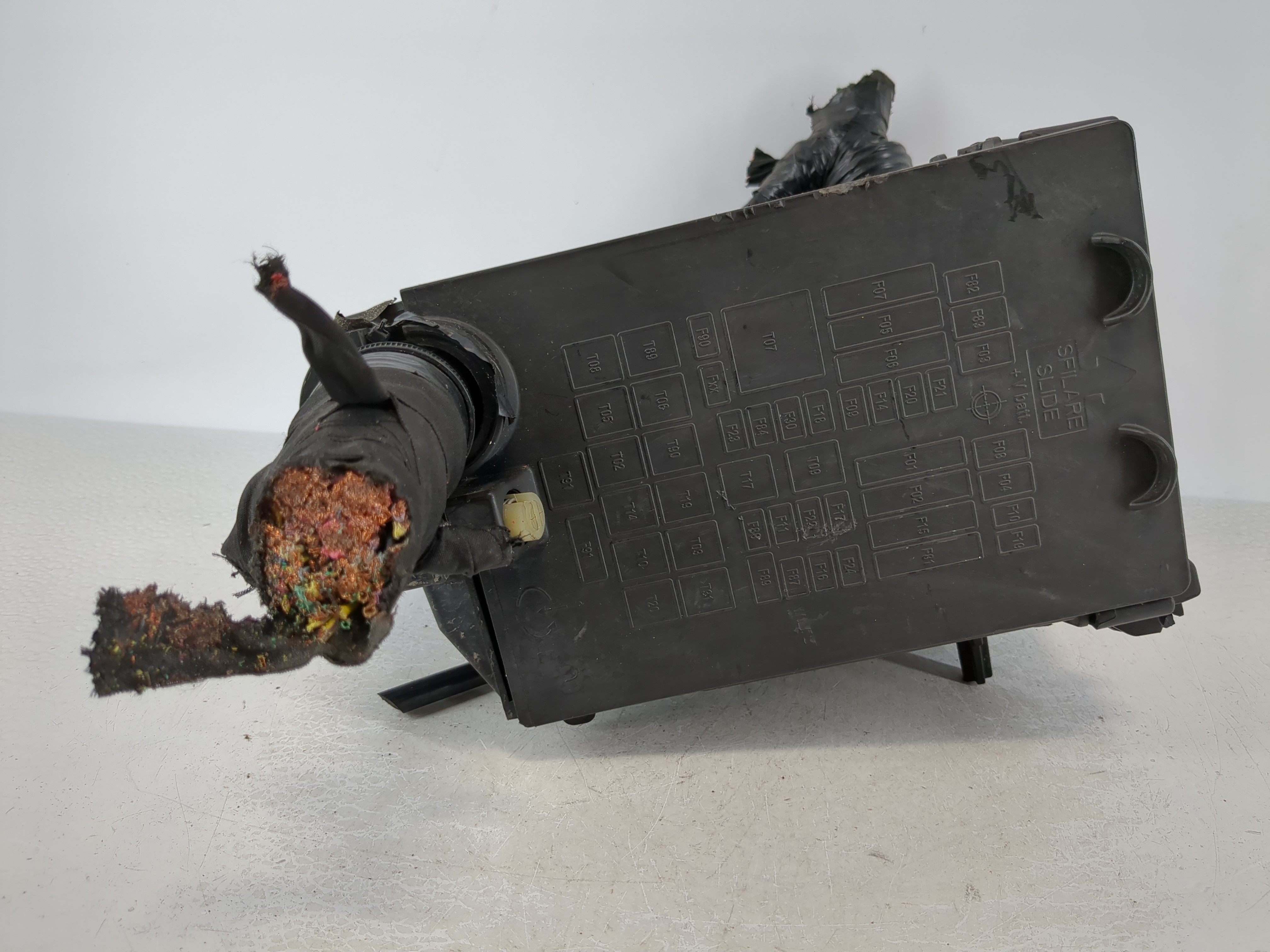 Picture of 2019 Jeep Compass Fusebox Fuse Box Relay Module 52027004 1105384