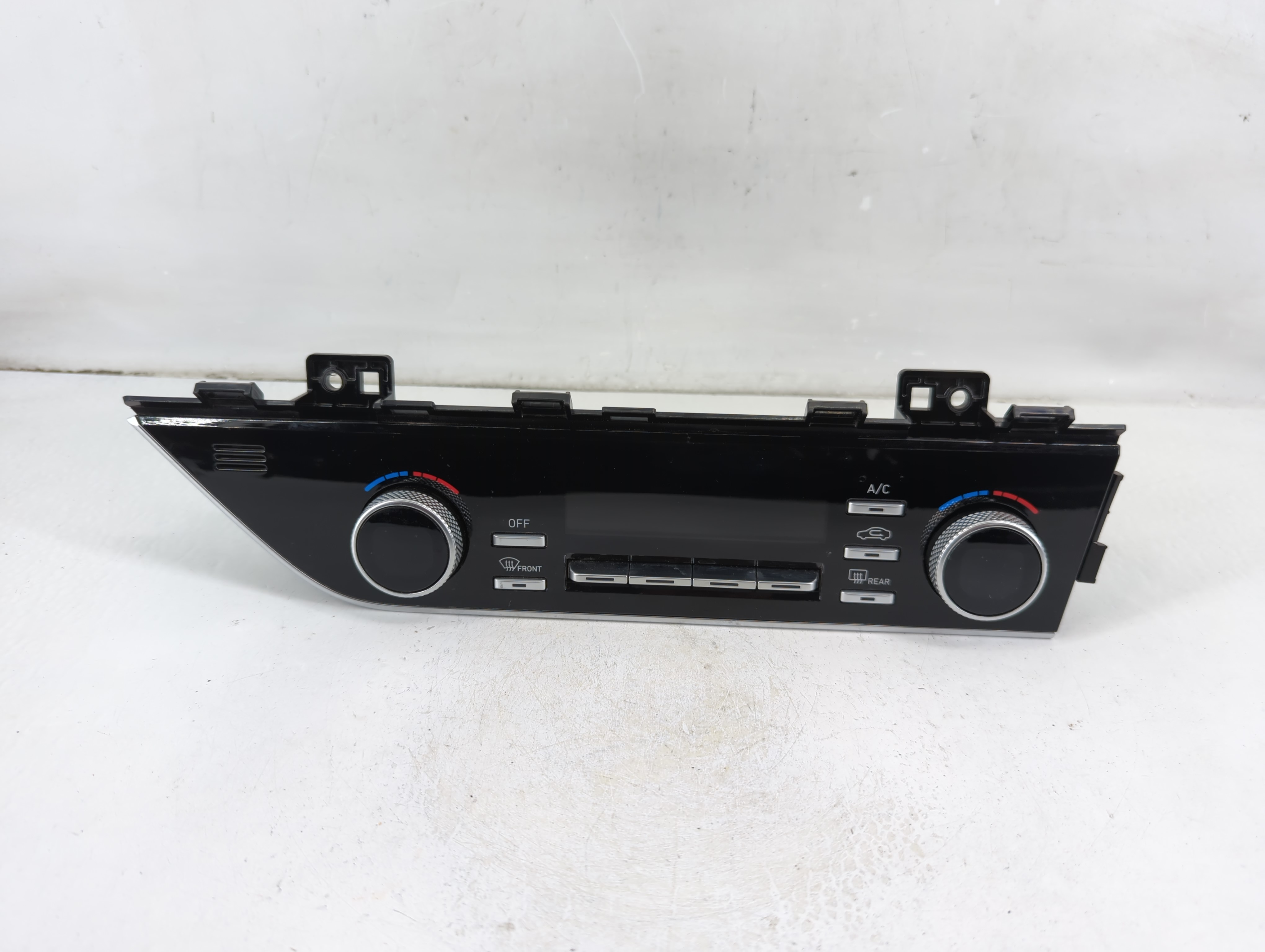 2020-2023 Hyundai Sonata Ac Heater Climate Control 97250-l0210ssw 1105446 - Oemusedautoparts1.com