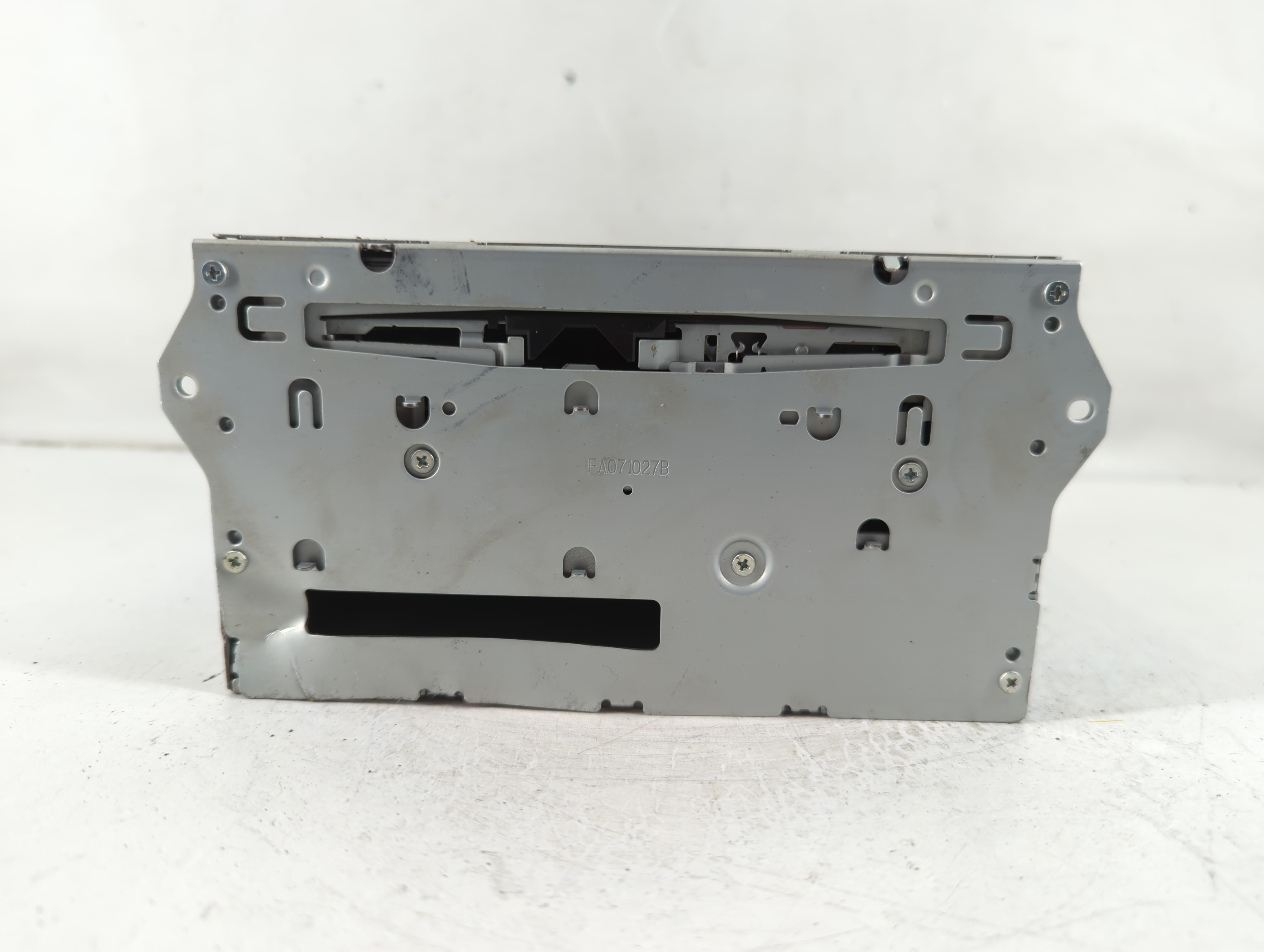 Picture of 2008-2012 Nissan Pathfinder Am Fm Cd Player Radio Receiver 1105472