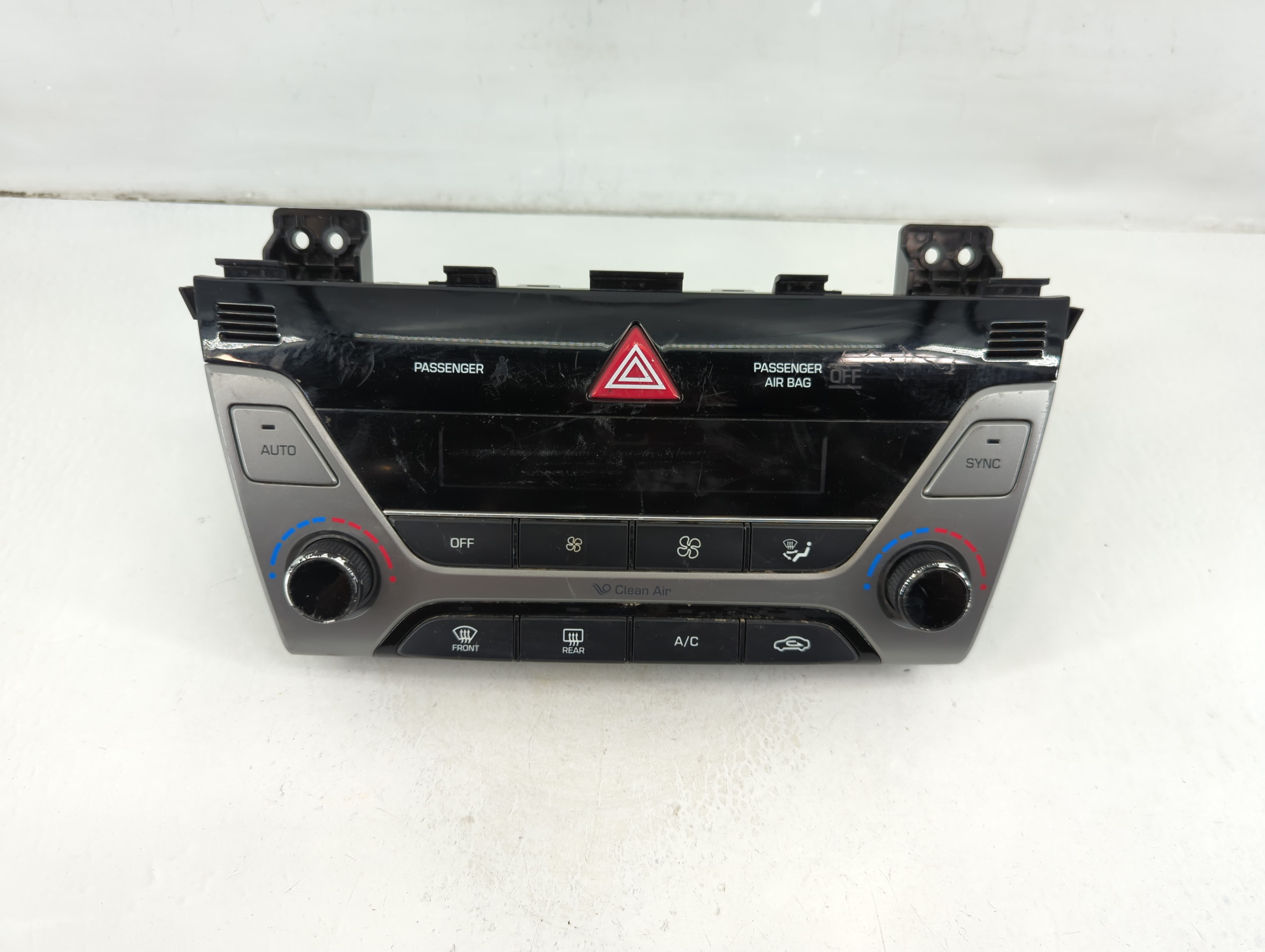 Picture of 2017-2018 Hyundai Elantra Ac Heater Climate Control 1105510